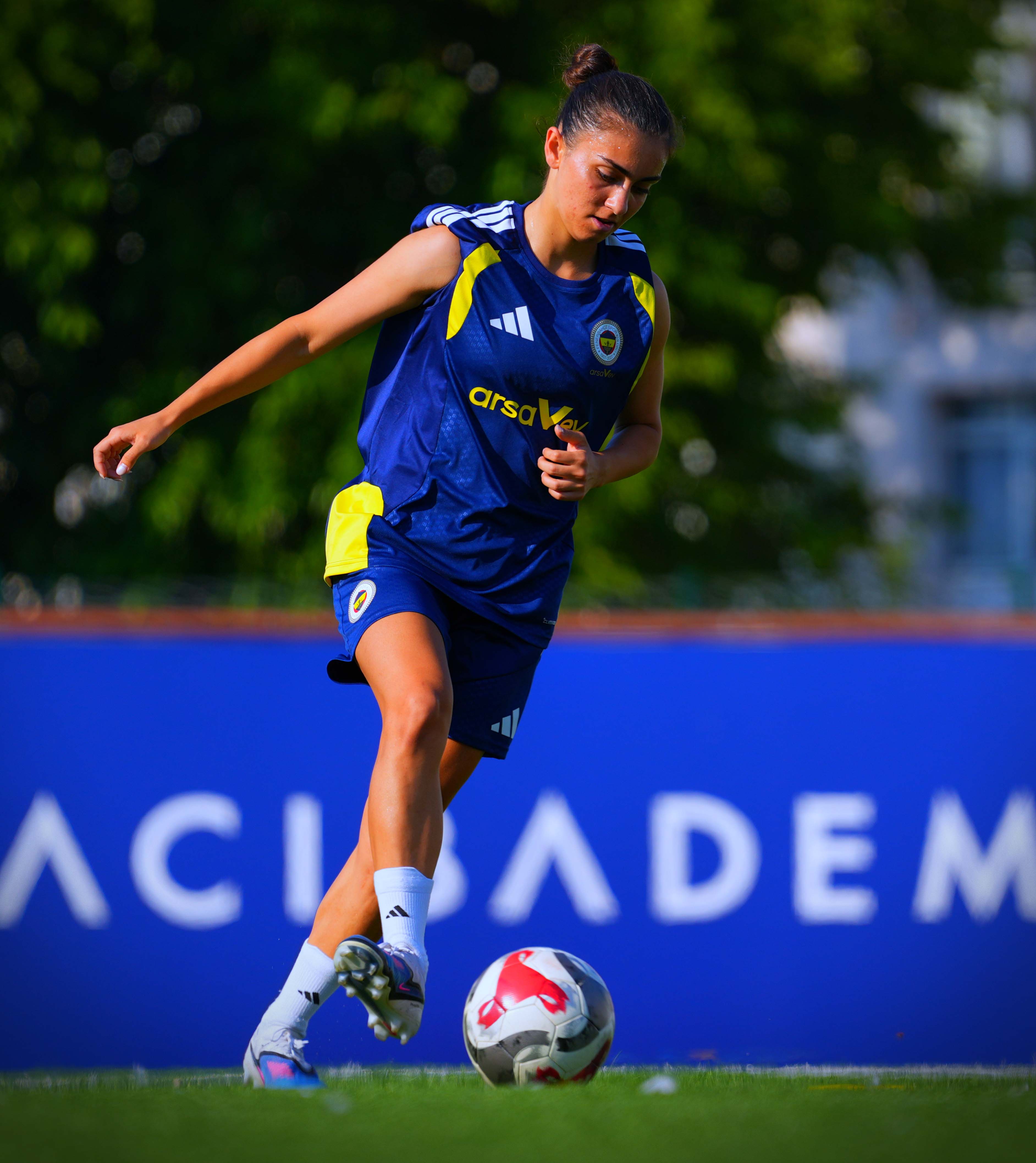 Fenerbahçe arsaVev, yeni sezonun ilk antrenmanını yaptı — 1