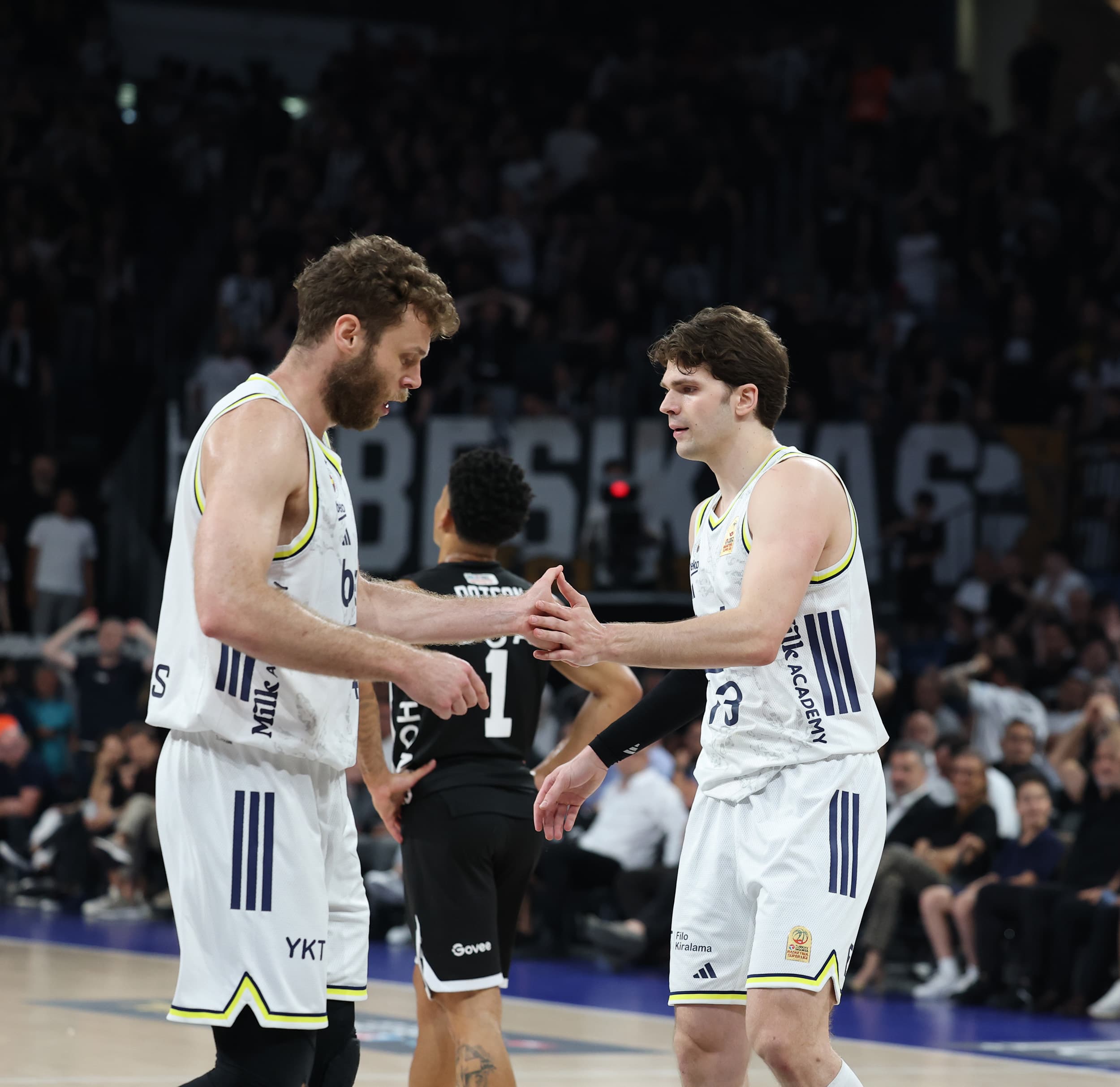 Fenerbahçe Beko üst üste üçüncü kez şampiyon! — 1