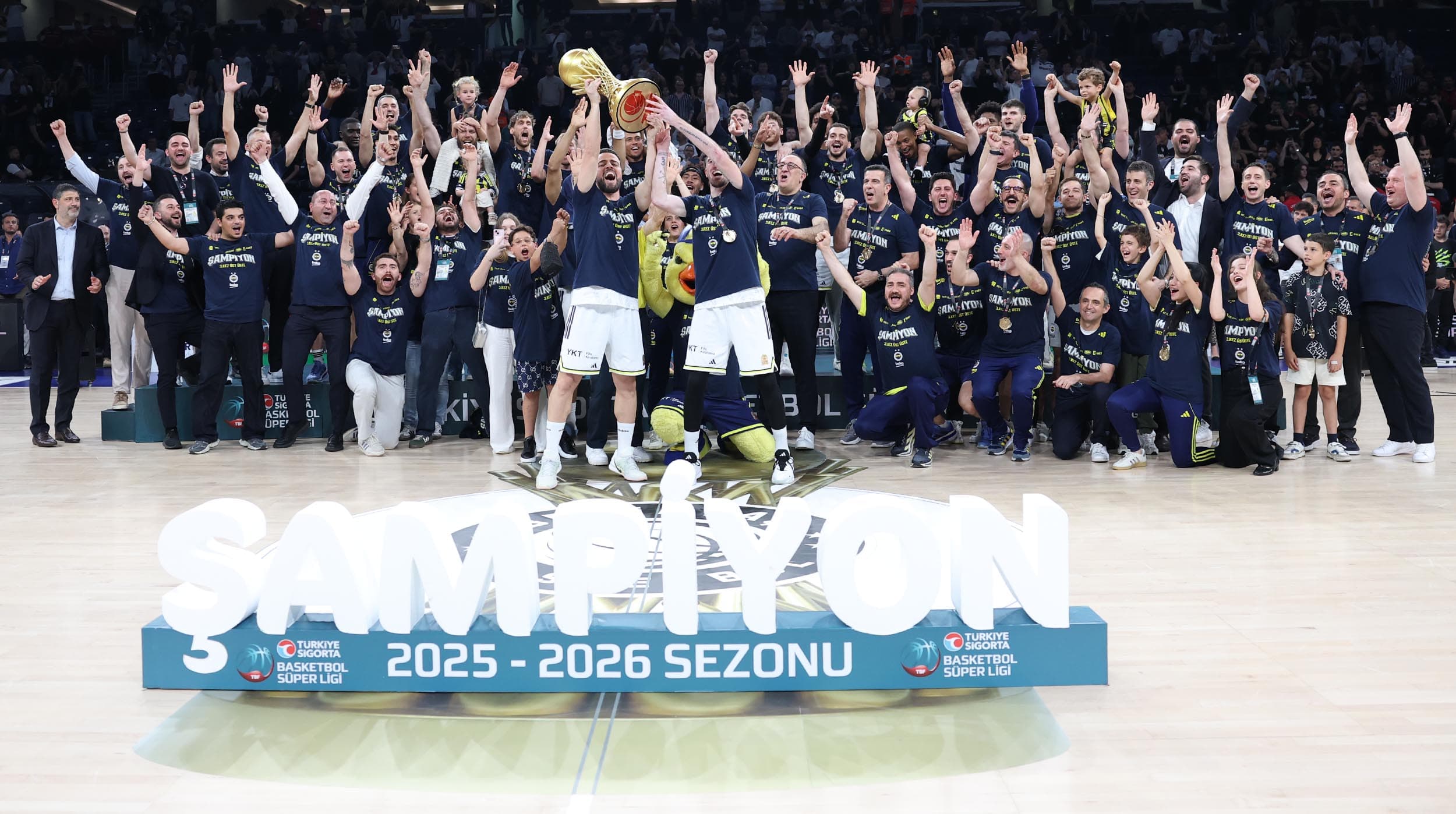 Fenerbahçe Beko üst üste üçüncü kez şampiyon! — 5