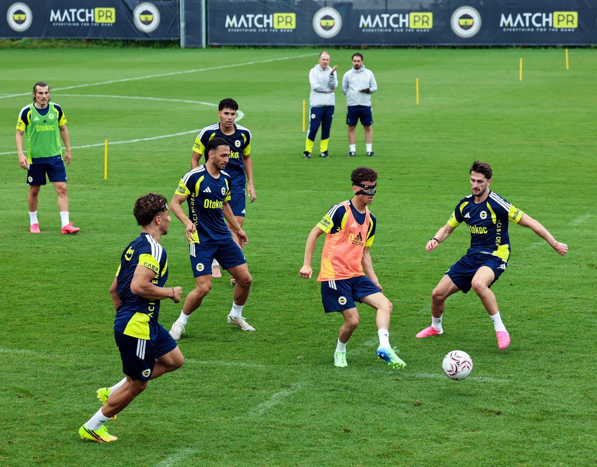 Fenerbahçemiz, Avusturya kampındaki ilk antrenmanını yaptı — 4