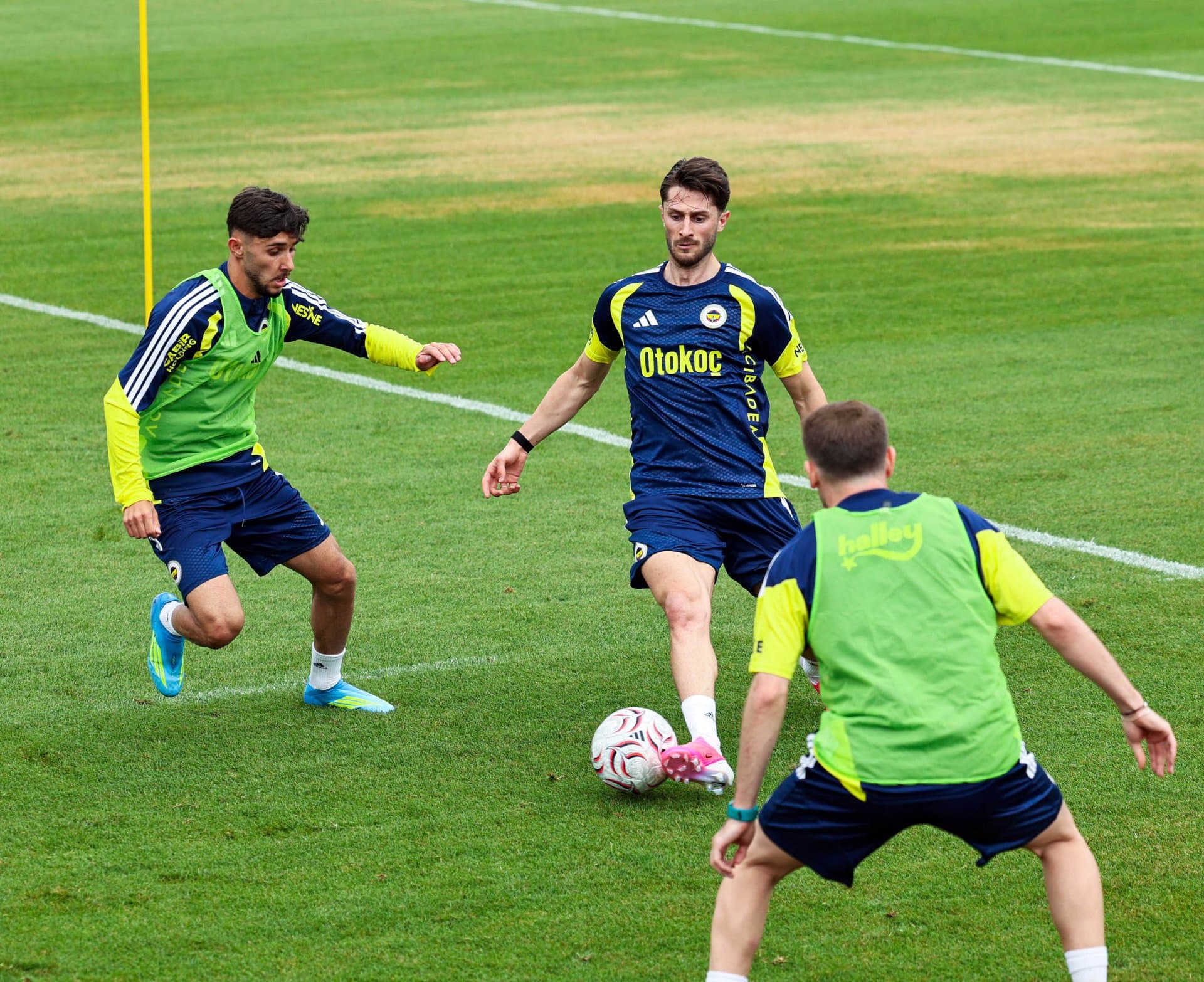 Fenerbahçemiz, Avusturya kampındaki ilk antrenmanını yaptı — 7