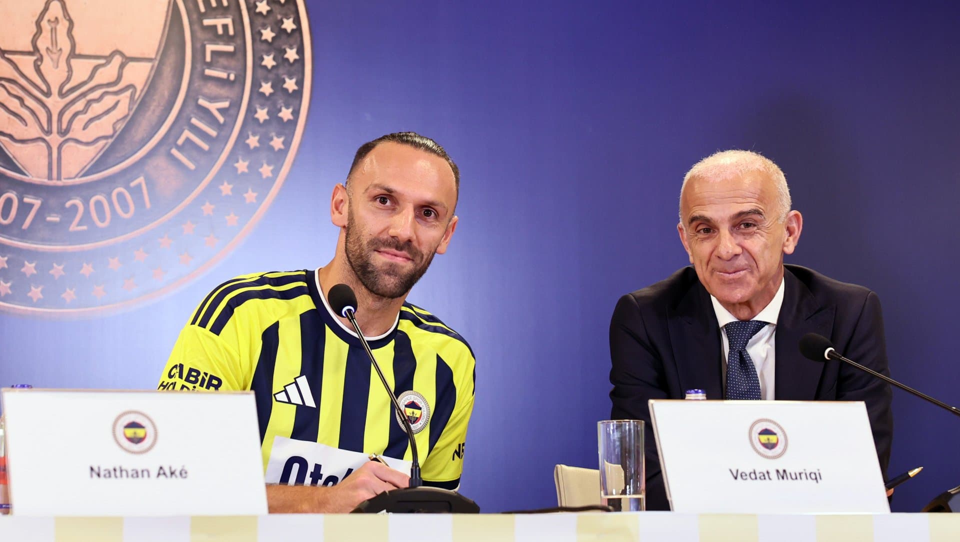 Mason Greenwood, Nathan Aké ve Vedat Muriqi için imza töreni düzenlendi — 3