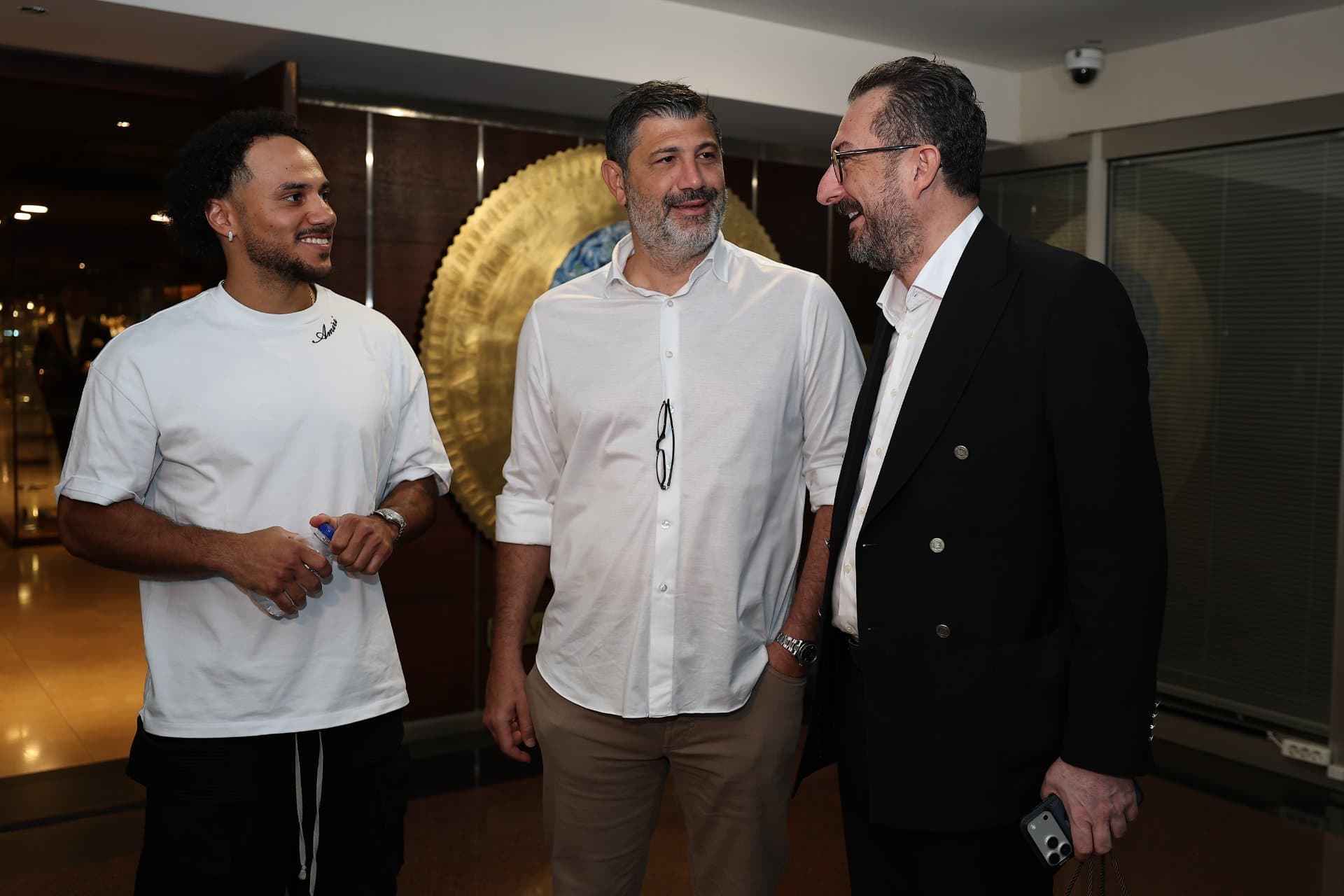 Yeni transferimiz Shane Larkin stadımızı gezdi — 4