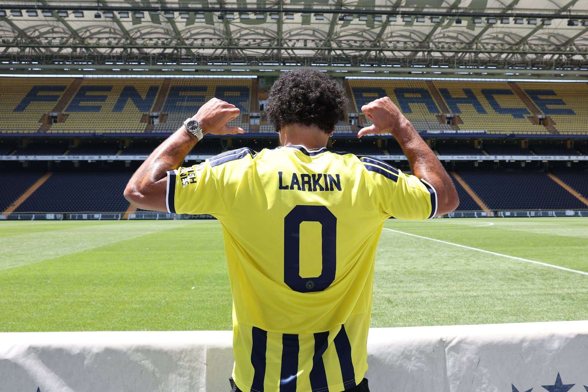 Yeni transferimiz Shane Larkin stadımızı gezdi — 6