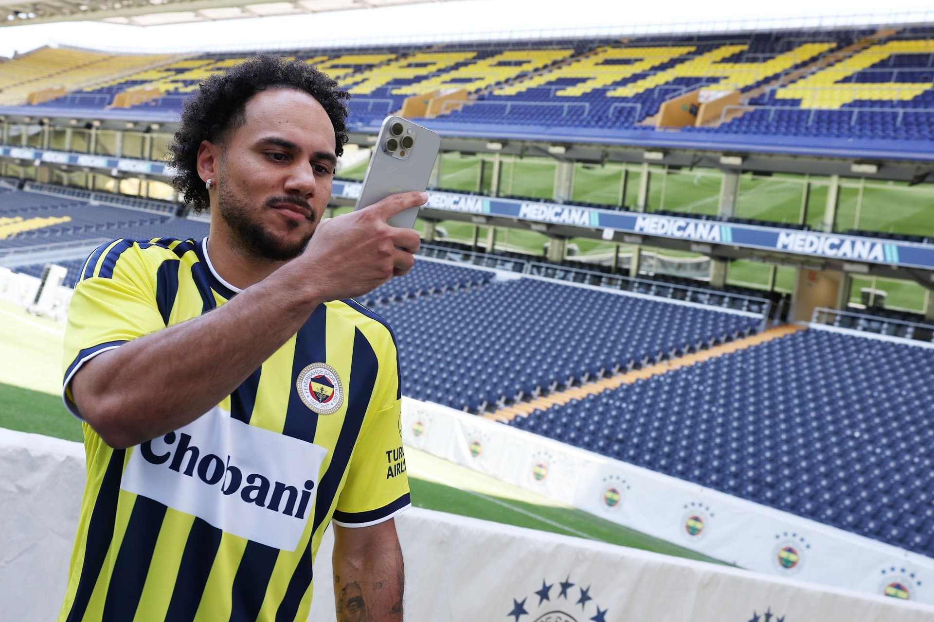 Yeni transferimiz Shane Larkin stadımızı gezdi — 7
