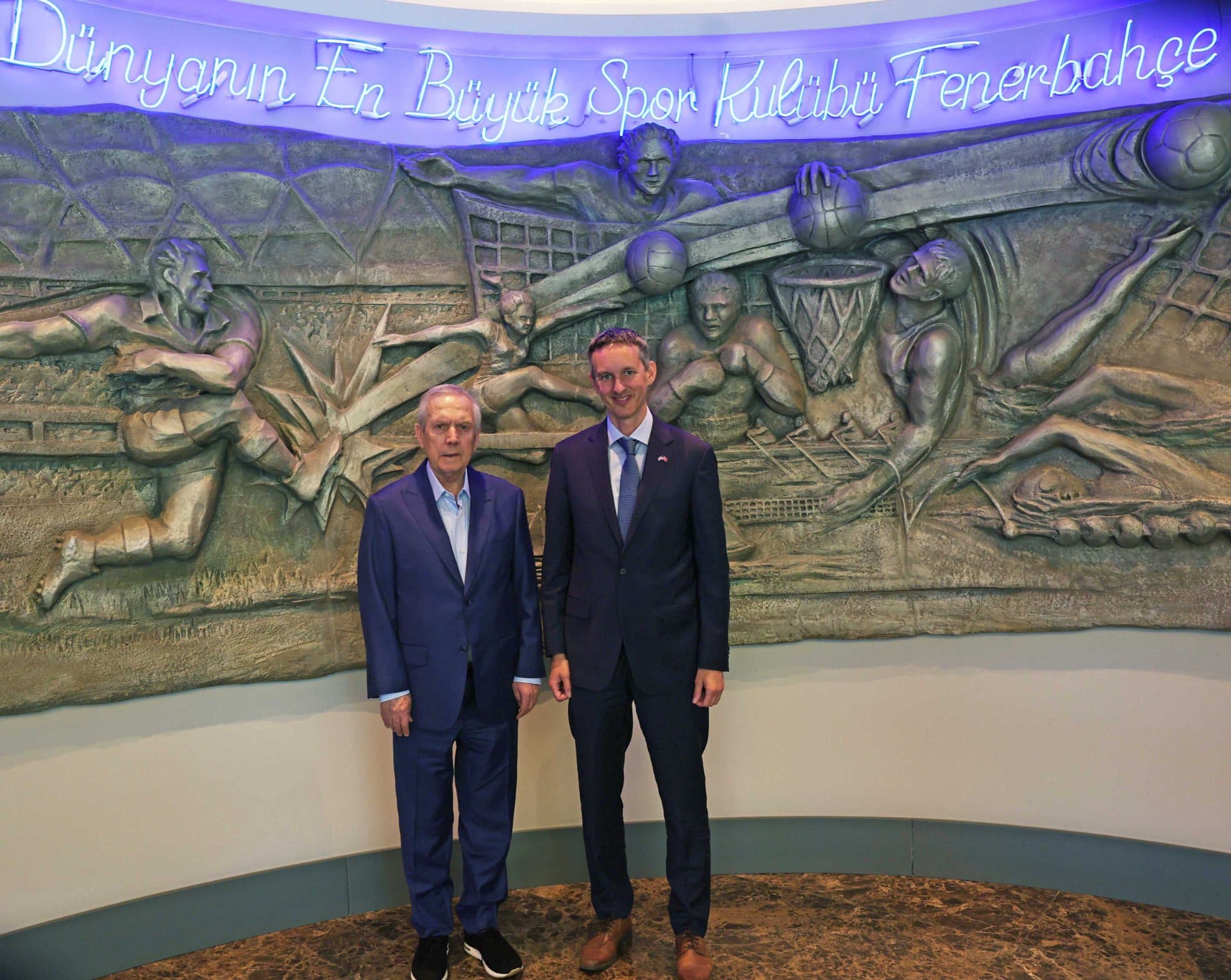 Birleşik Krallık İstanbul Başkonsolosu David Reed, Başkanımız Aziz Yıldırım’ı ziyaret etti — 1