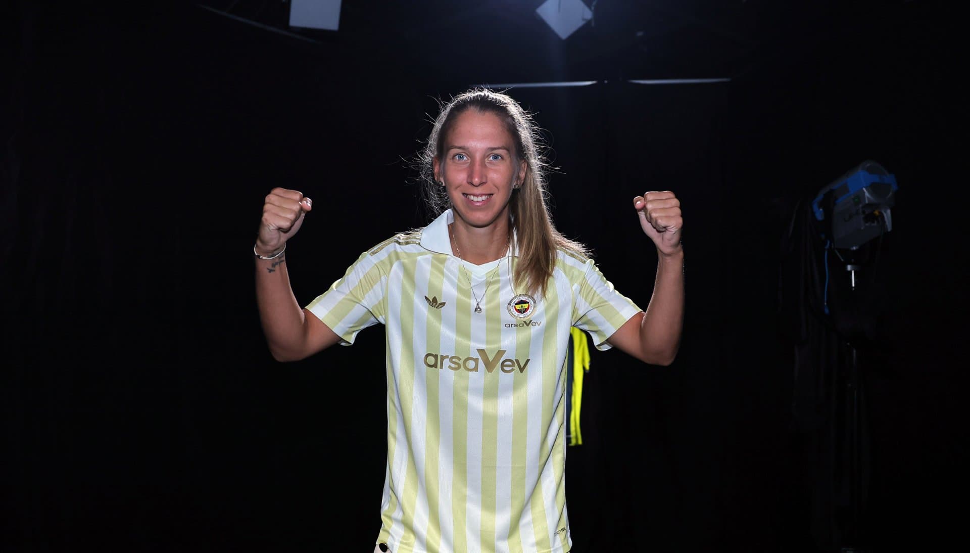 Ailemize Hoş Geldin Zsanett Bernadett Kaján — 1