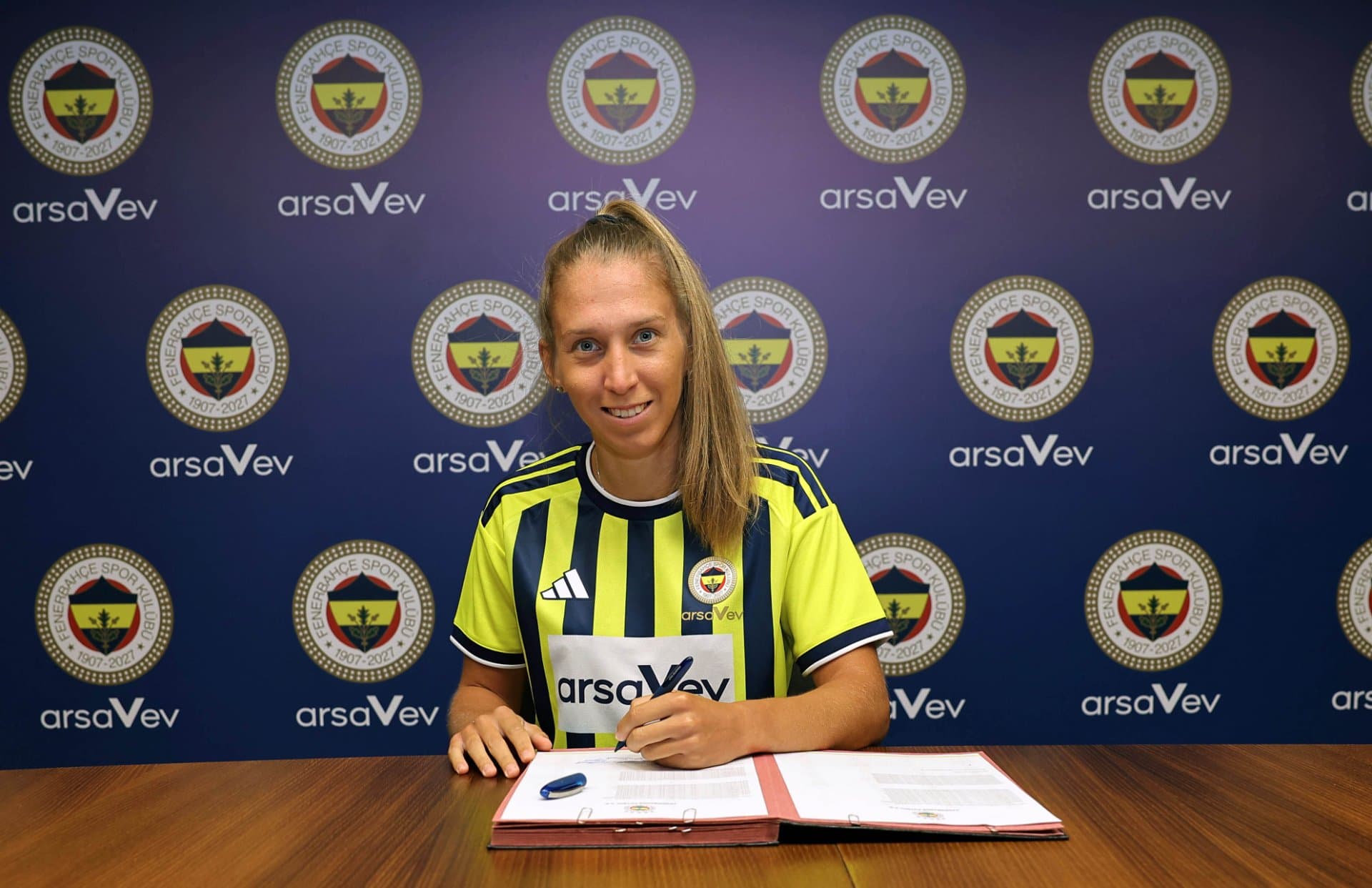 Ailemize Hoş Geldin Zsanett Bernadett Kaján — 2