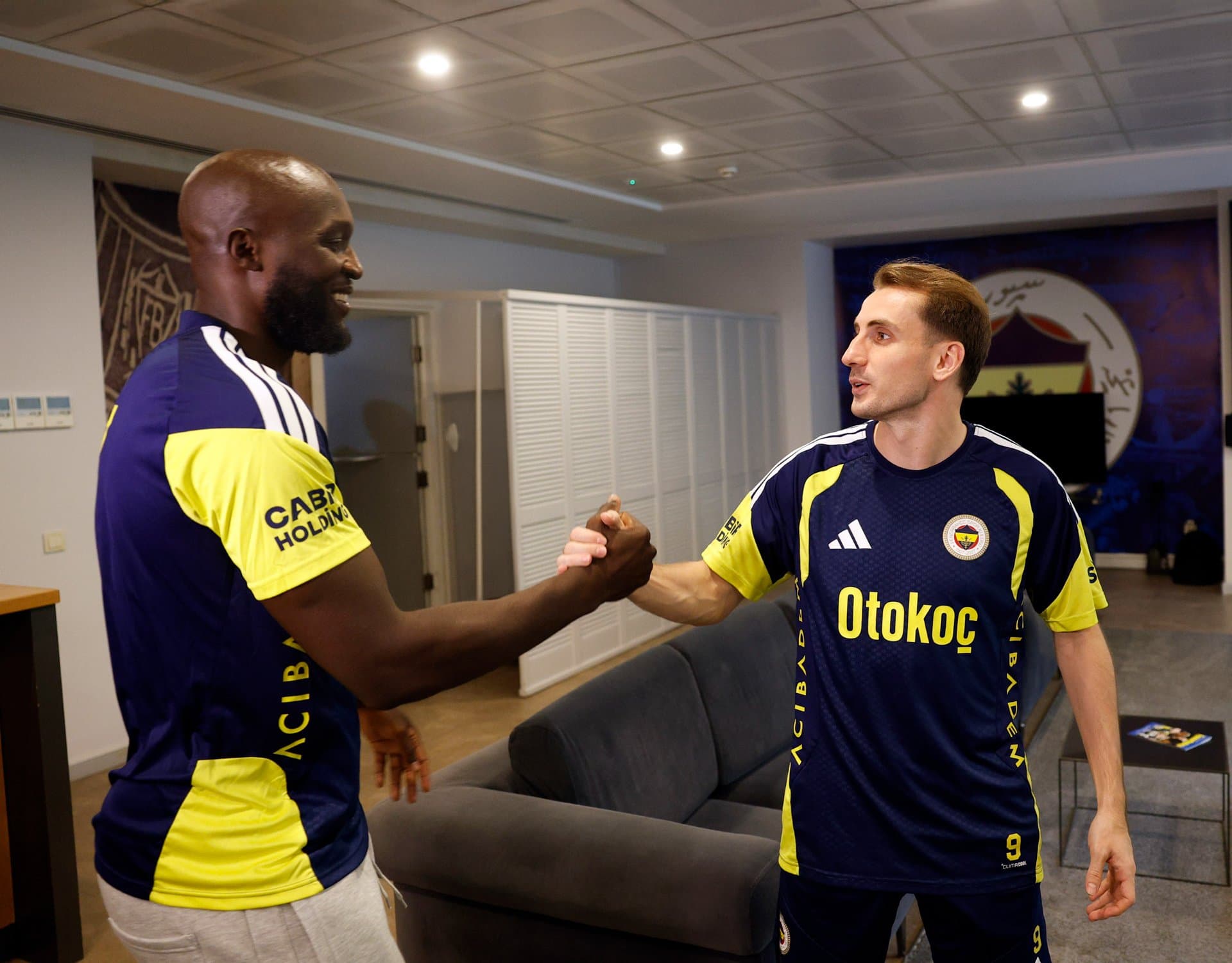 Yeni transferimiz Romelu Lukaku, Fenerbahçe Can Bartu Tesislerimizi gezdi — 6