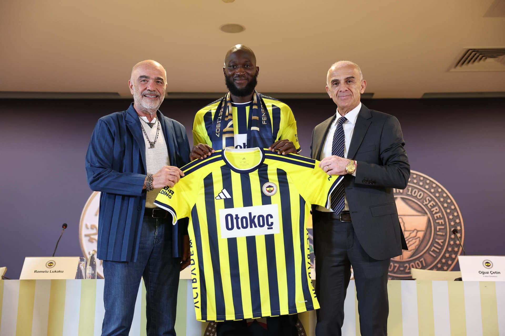 Yeni transferimiz Romelu Lukaku için imza töreni düzenlendi — 3