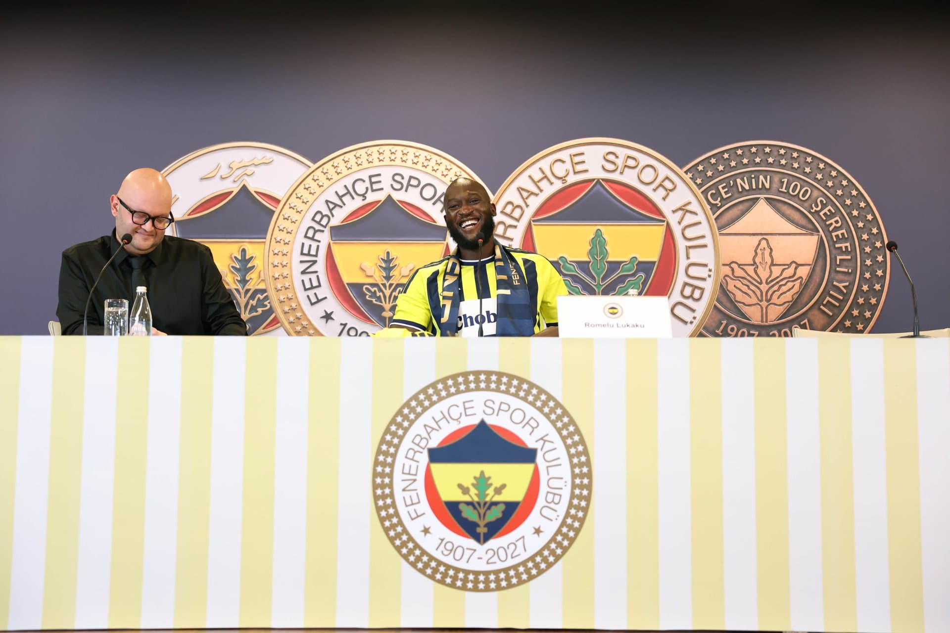 Yeni transferimiz Romelu Lukaku için imza töreni düzenlendi — 5