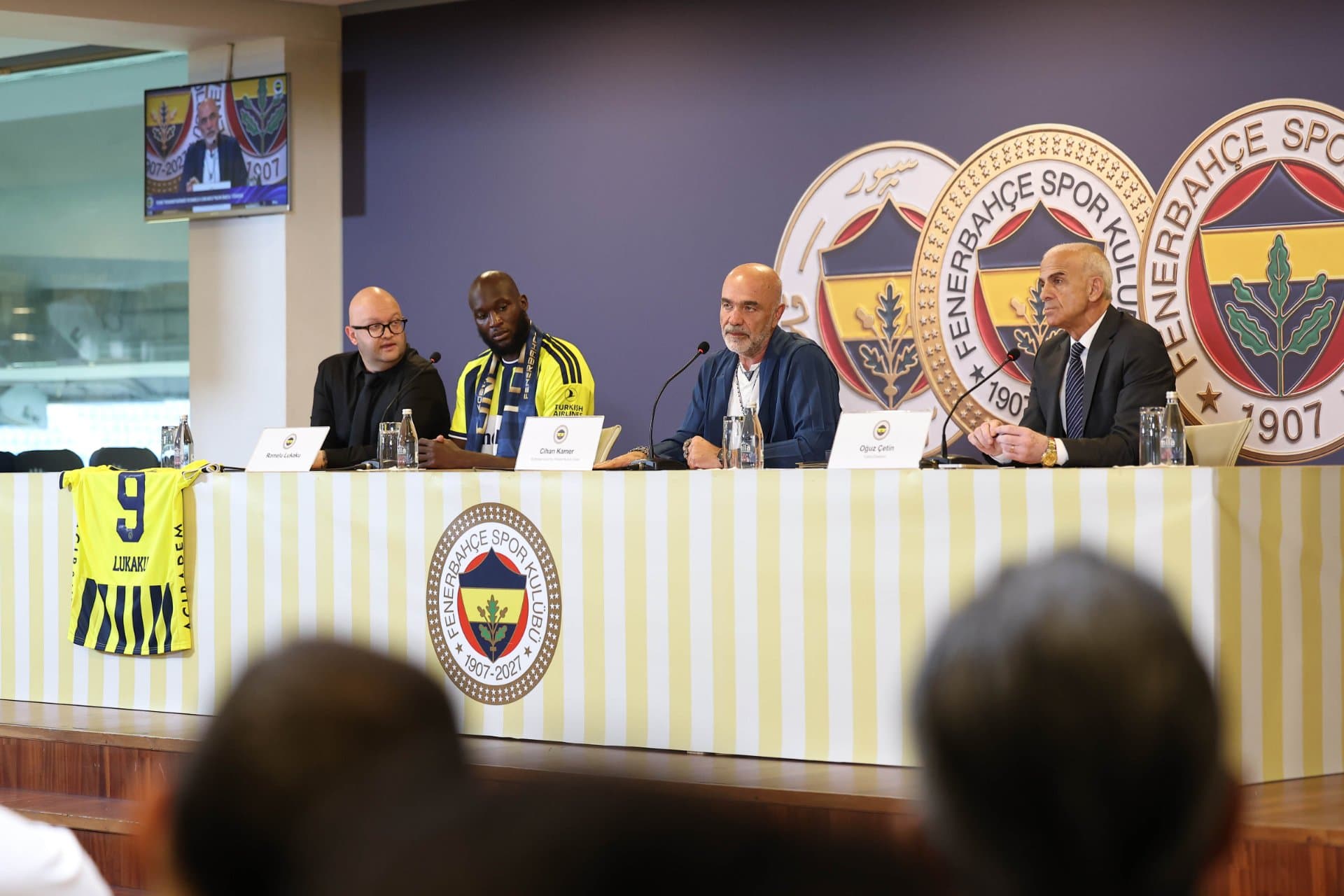 Yeni transferimiz Romelu Lukaku için imza töreni düzenlendi — 9