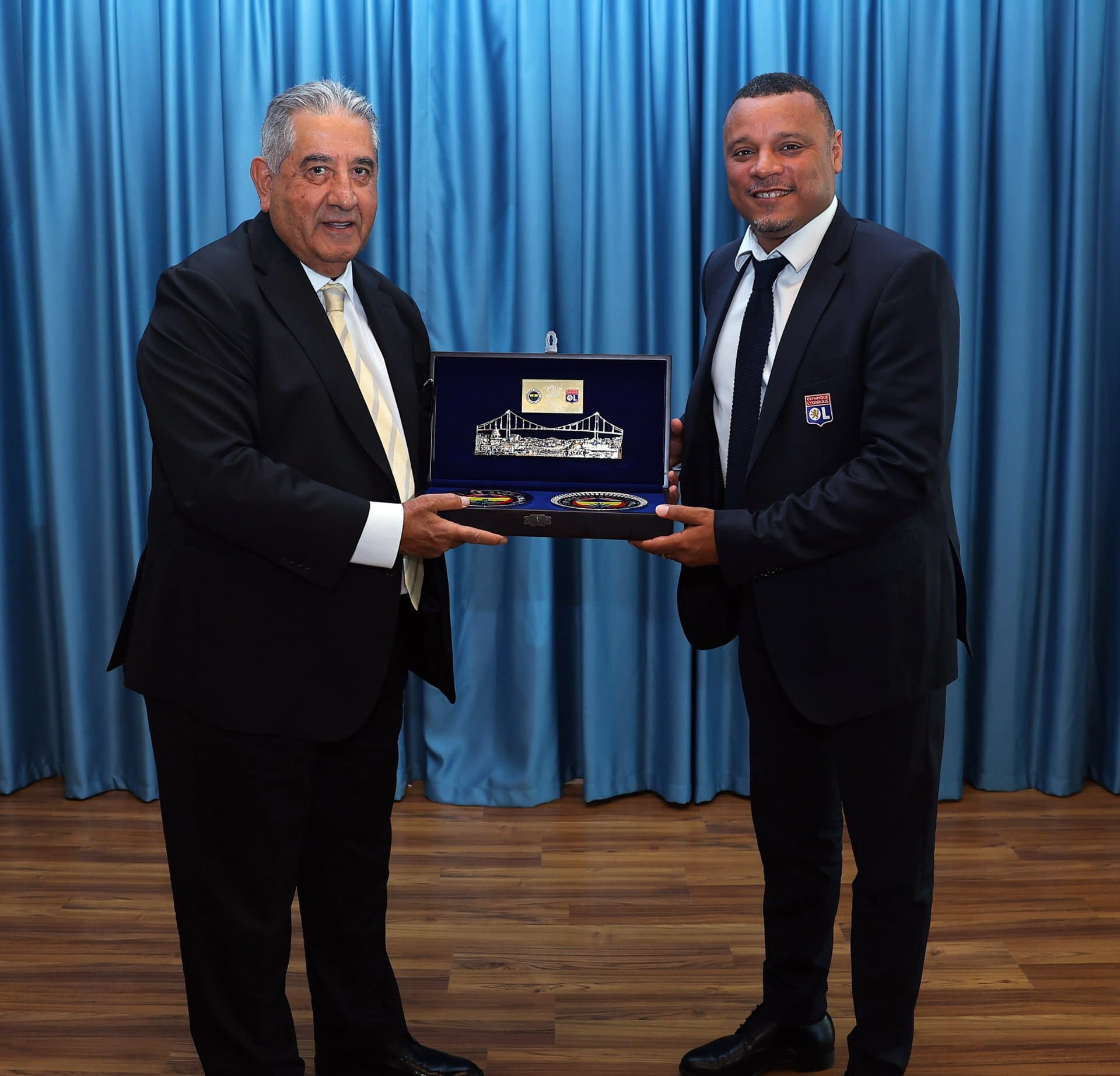 Kulübümüz, O. Lyon yöneticilerini ve UEFA delegesini yemekte ağırladı — 3