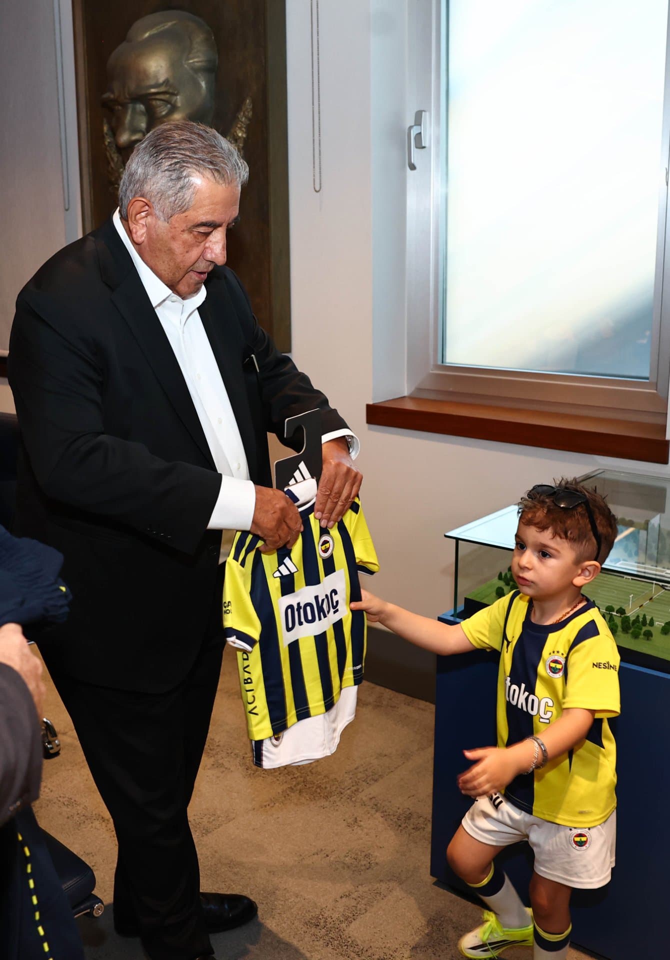 Minik taraftarımız Göktuğ, Başkanımız ve Yöneticilerimizle buluştu — 1