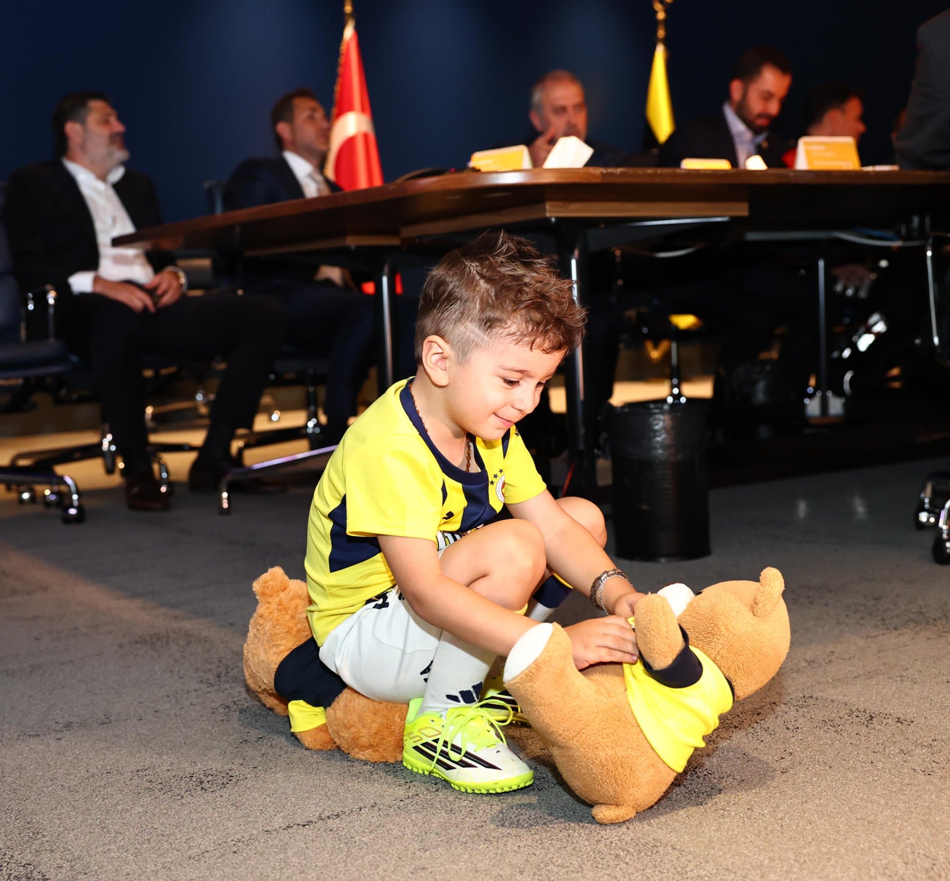 Minik taraftarımız Göktuğ, Başkanımız ve Yöneticilerimizle buluştu — 11