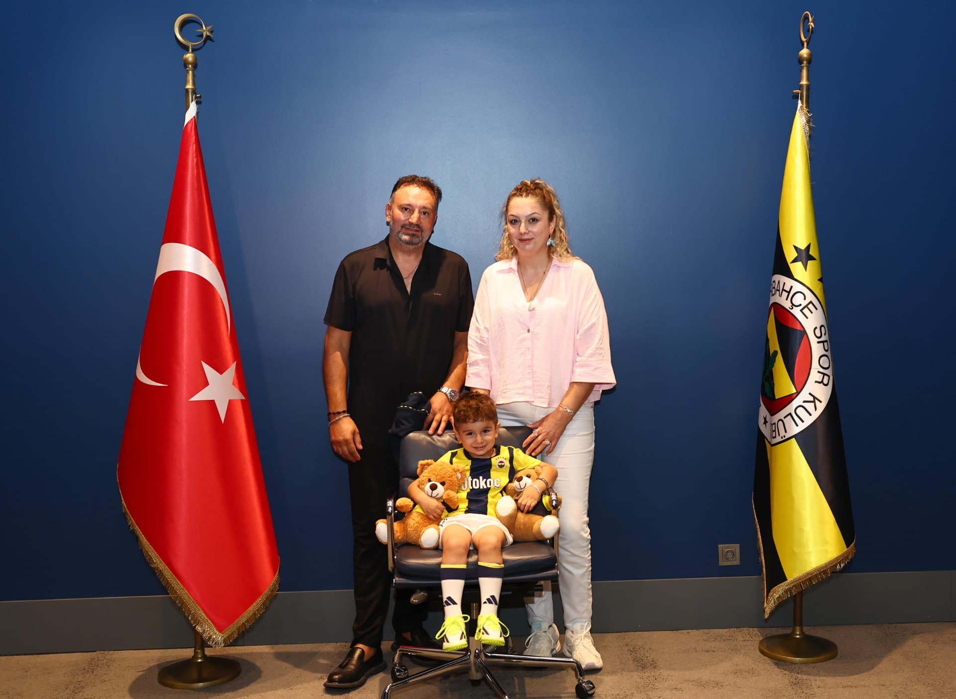 Minik taraftarımız Göktuğ, Başkanımız ve Yöneticilerimizle buluştu — 12
