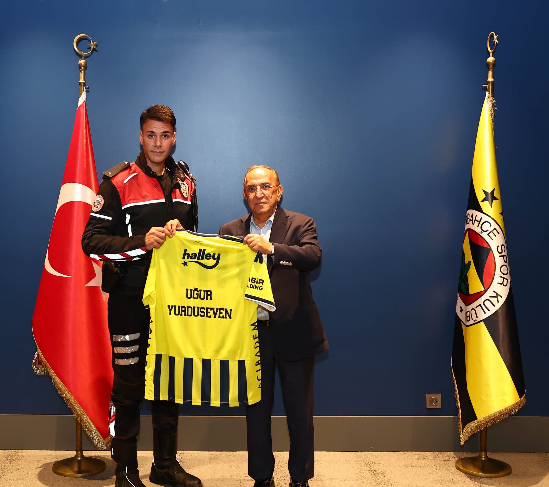Minik taraftarımız Göktuğ, Başkanımız ve Yöneticilerimizle buluştu — 13