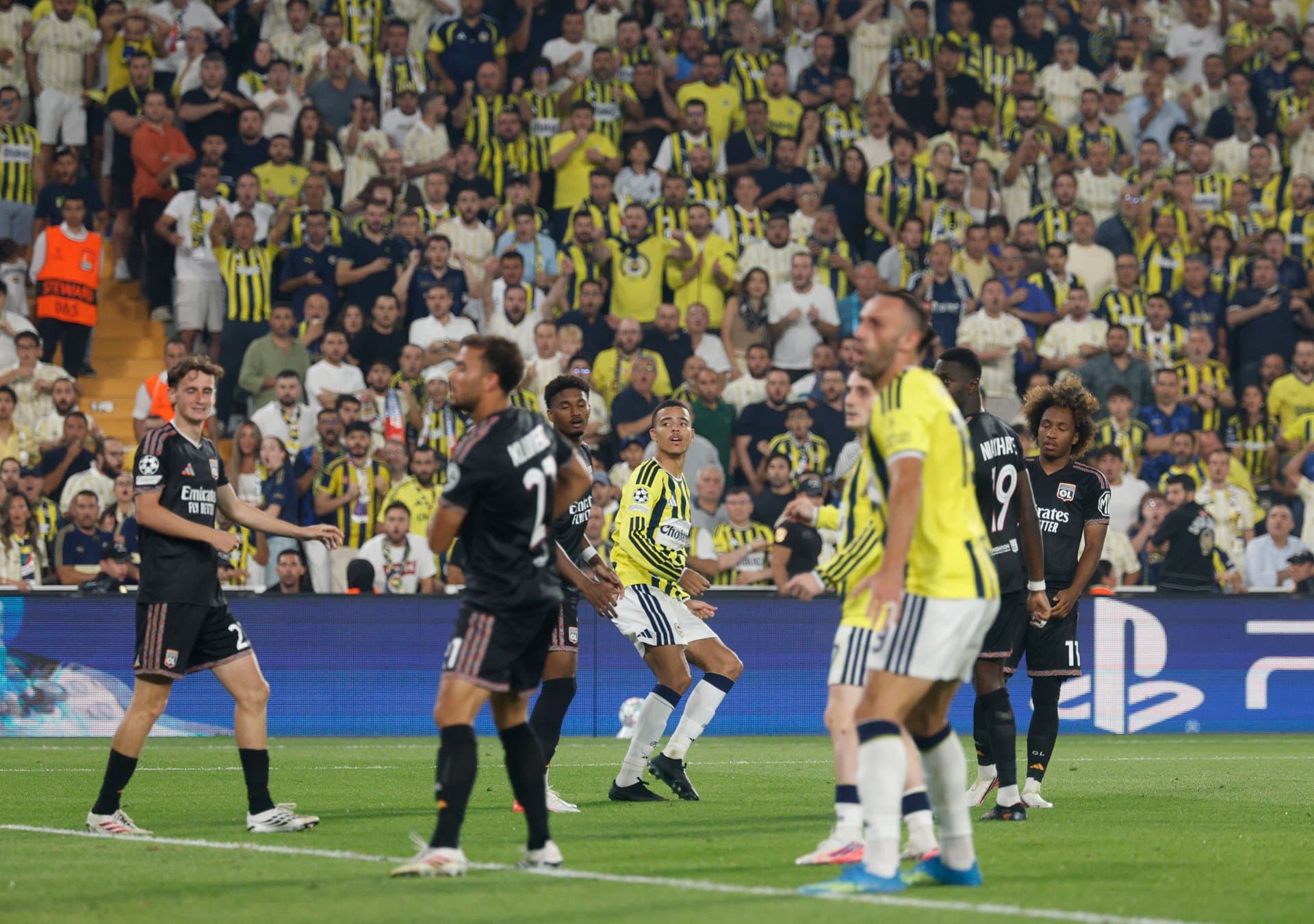 Fenerbahçe 1-1 Olympique Lyon — 13