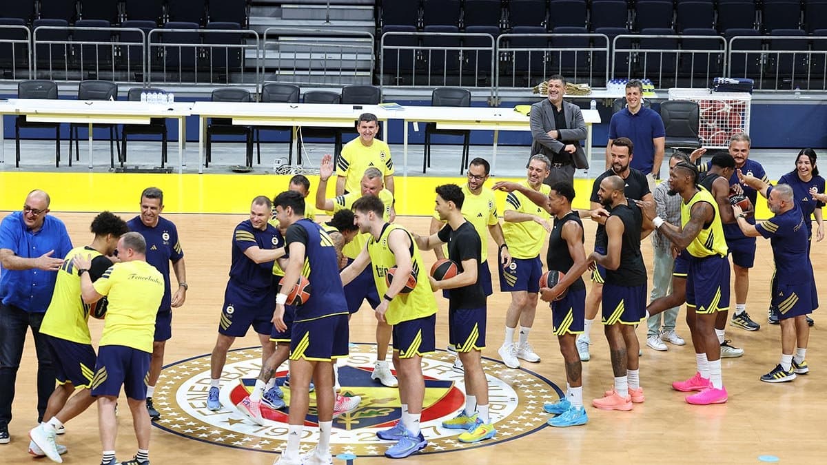 Fenerbahçe Tarfin, yeni sezonun ilk antrenmanını yaptı