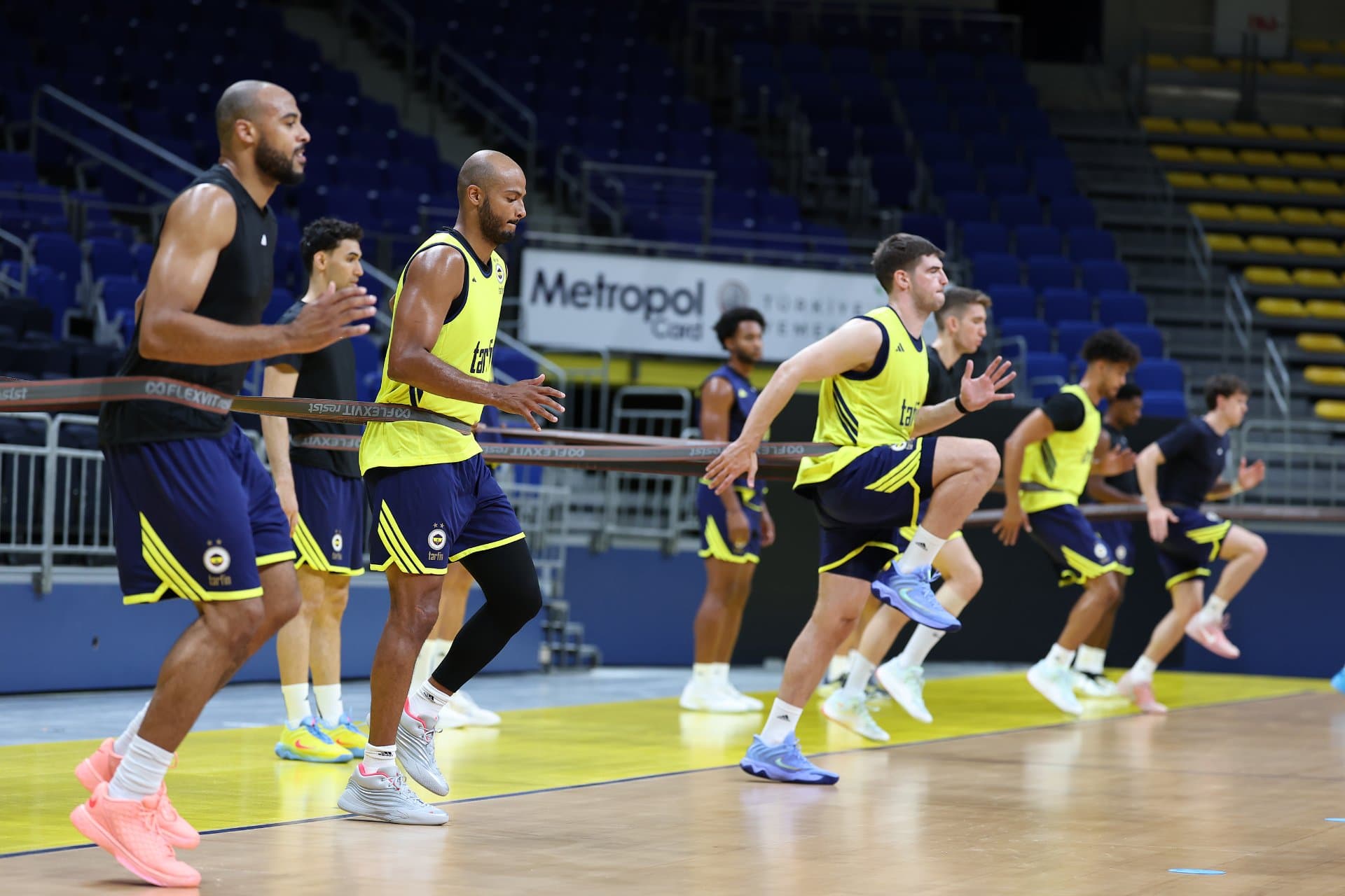Fenerbahçe Tarfin, yeni sezonun ilk antrenmanını yaptı — 1