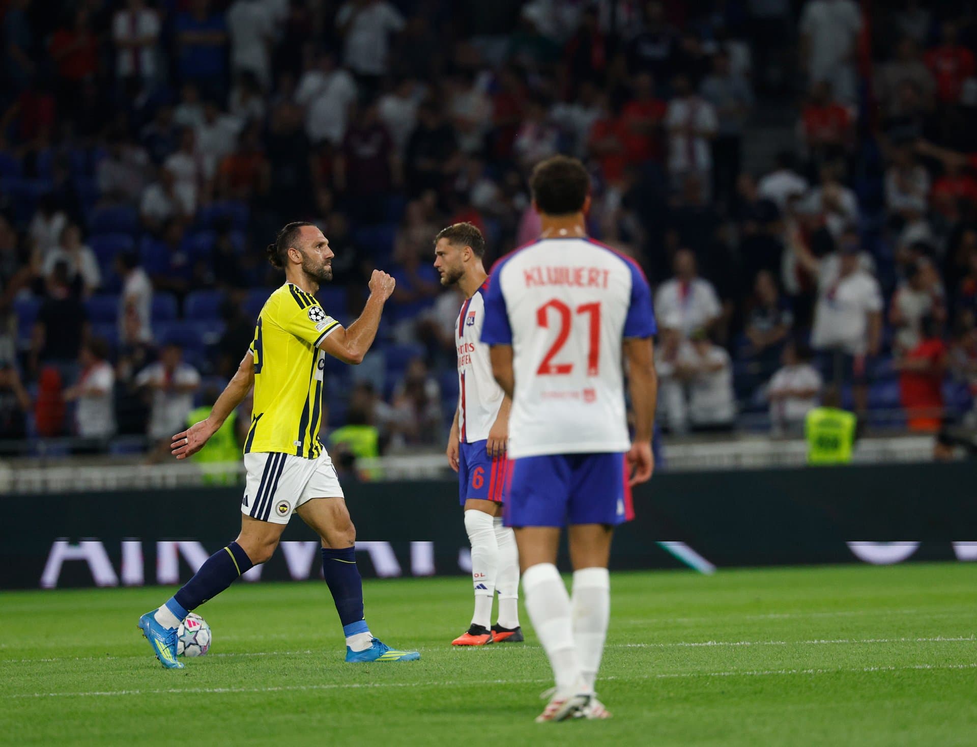 LYON’DA TARİHİ GECE: FENERBAHÇEMİZ DEVLER LİGİ’NDE — 1