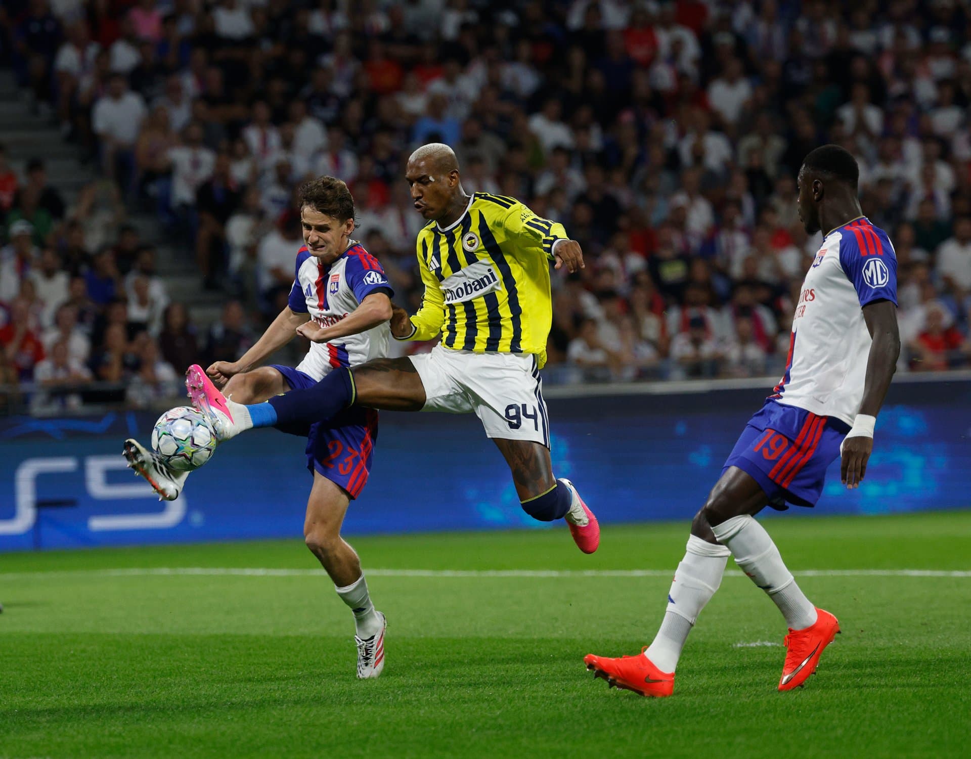 LYON’DA TARİHİ GECE: FENERBAHÇEMİZ DEVLER LİGİ’NDE — 4