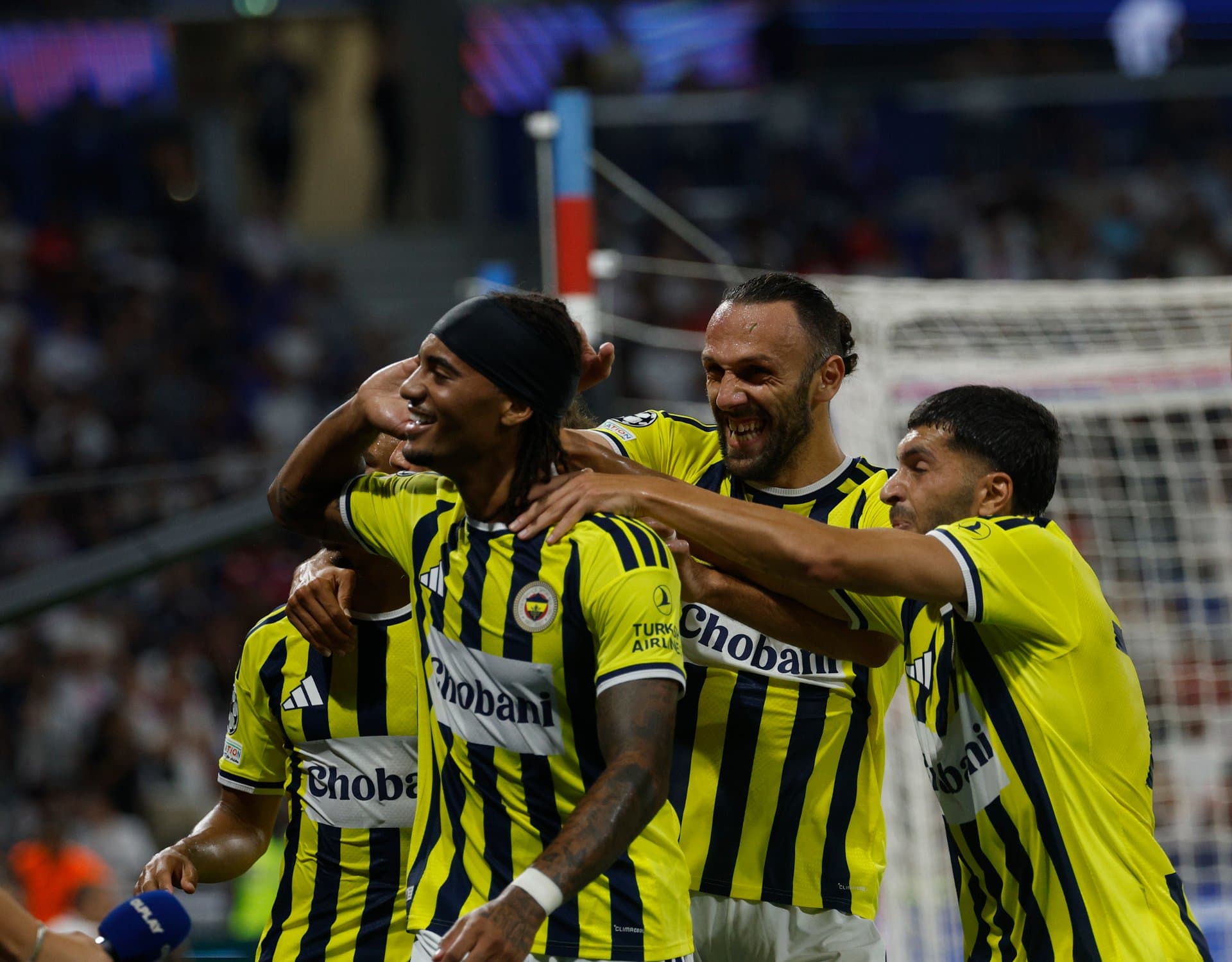 LYON’DA TARİHİ GECE: FENERBAHÇEMİZ DEVLER LİGİ’NDE — 10
