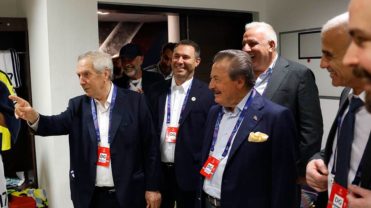 Başkanımız Aziz Yıldırım, takımımızı kutladı
