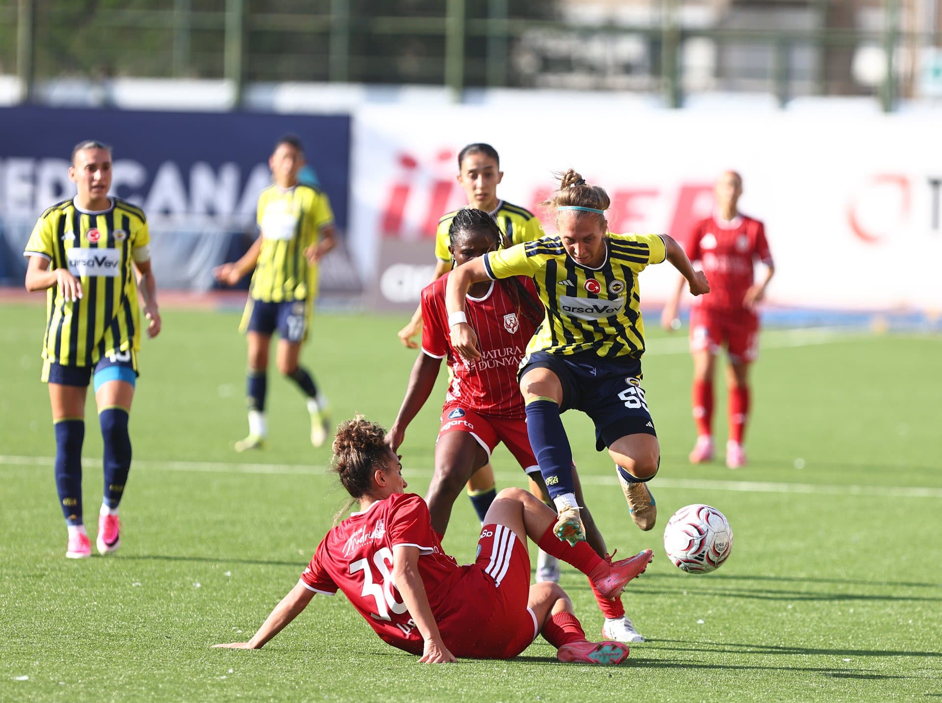Fenerbahçe arsaVev, Süper Lig’e galibiyetle başladı — 5