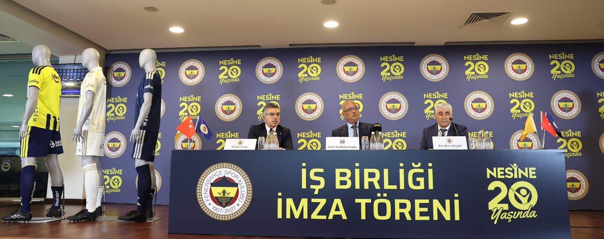 NESİNE ile yapılan sponsorluk anlaşmasının imzaları atıldı — 1