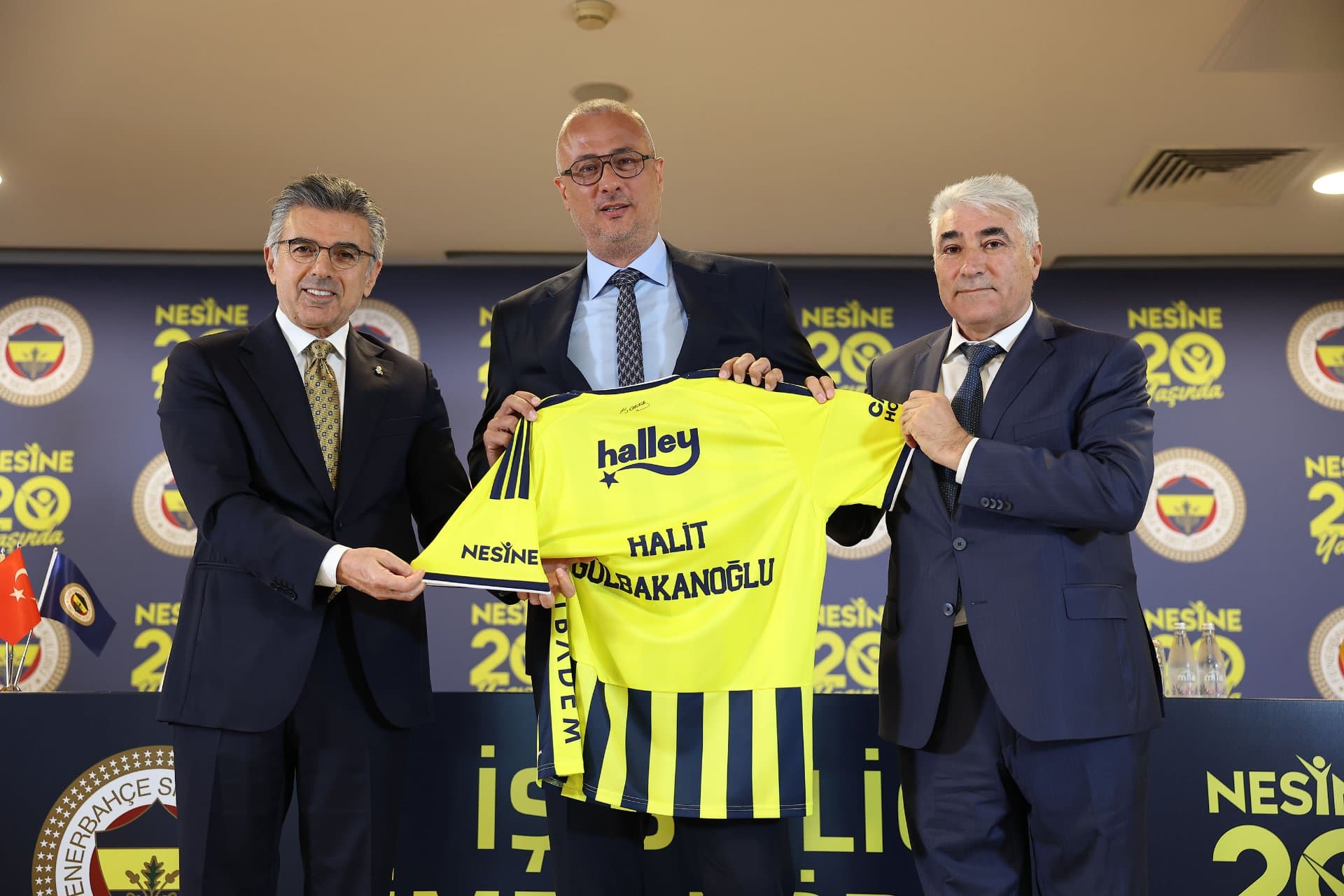 NESİNE ile yapılan sponsorluk anlaşmasının imzaları atıldı — 3
