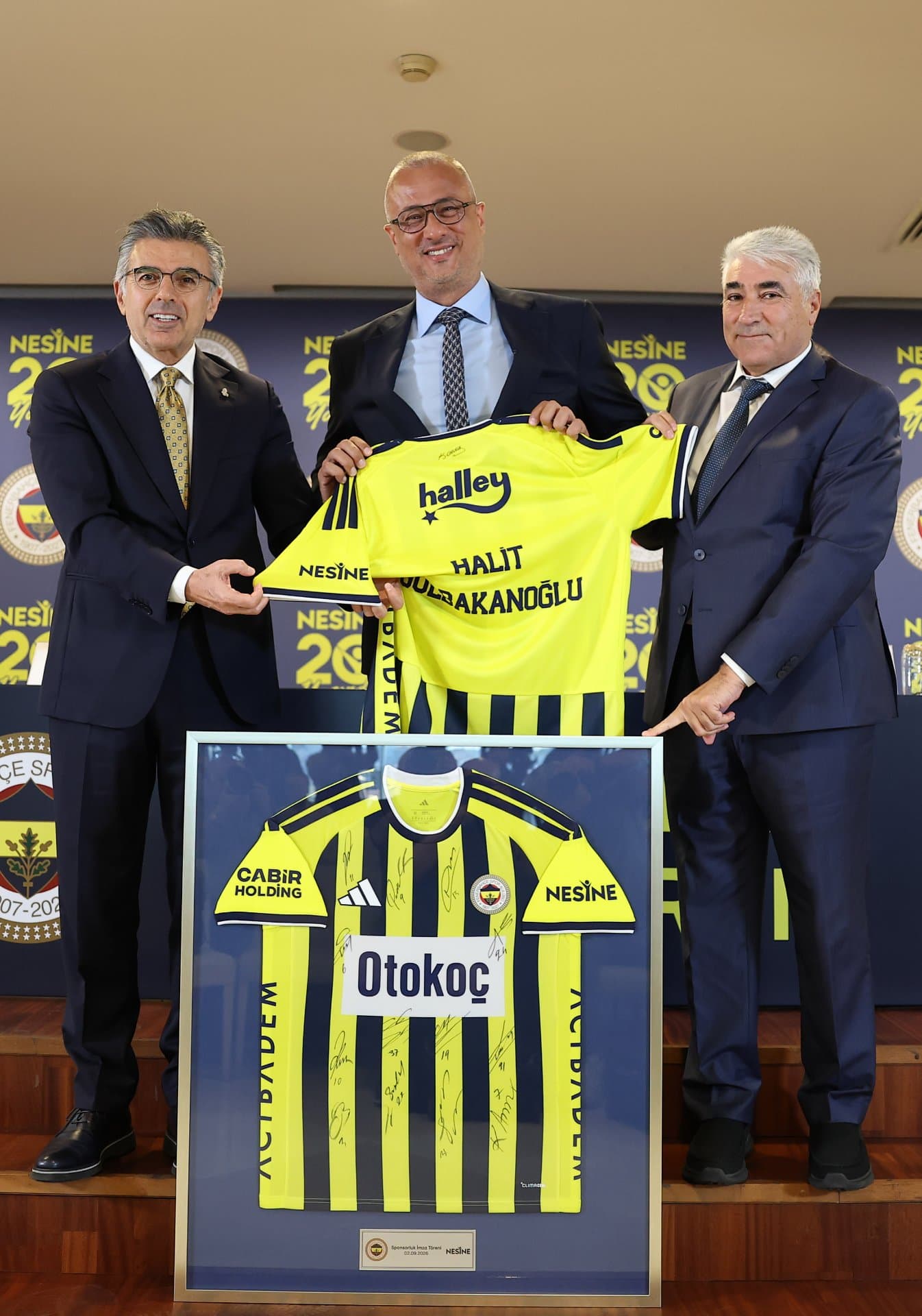NESİNE ile yapılan sponsorluk anlaşmasının imzaları atıldı — 7