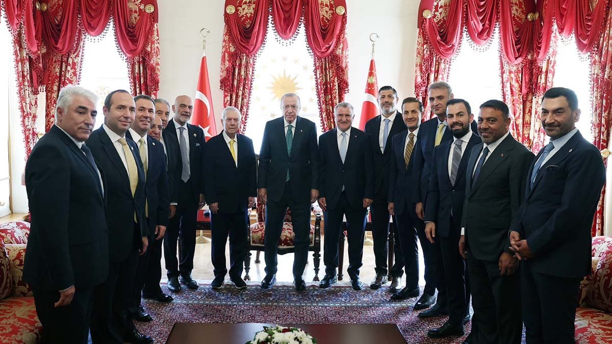 Cumhurbaşkanımız Recep Tayyip Erdoğan, Başkanımız Aziz Yıldırım ve Yönetim Kurulu Üyelerimizi kabul etti
