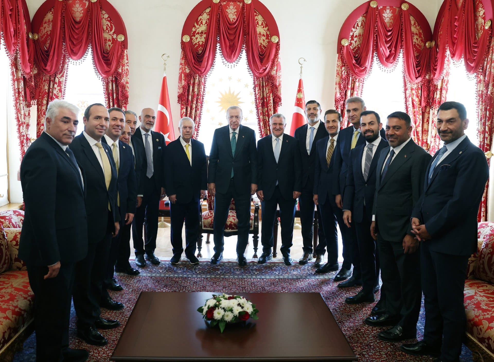 Cumhurbaşkanımız Recep Tayyip Erdoğan, Başkanımız Aziz Yıldırım ve Yönetim Kurulu Üyelerimizi kabul etti — 1