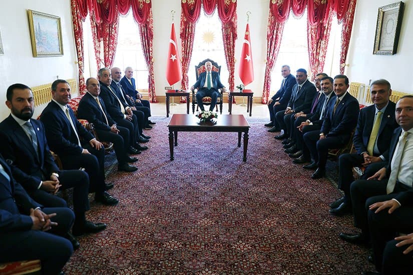 Cumhurbaşkanımız Recep Tayyip Erdoğan, Başkanımız Aziz Yıldırım ve Yönetim Kurulu Üyelerimizi kabul etti — 2
