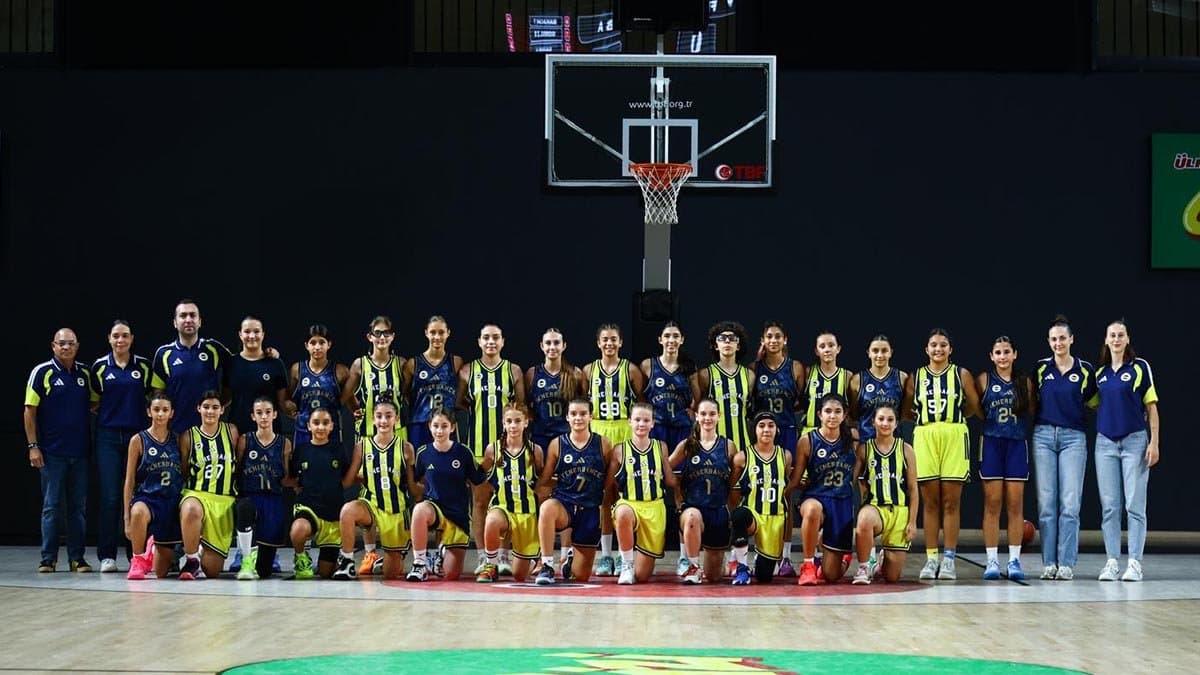 Fenerbahçe A ve Fenerbahçe B Takımlarımız karşı karşıya geldi