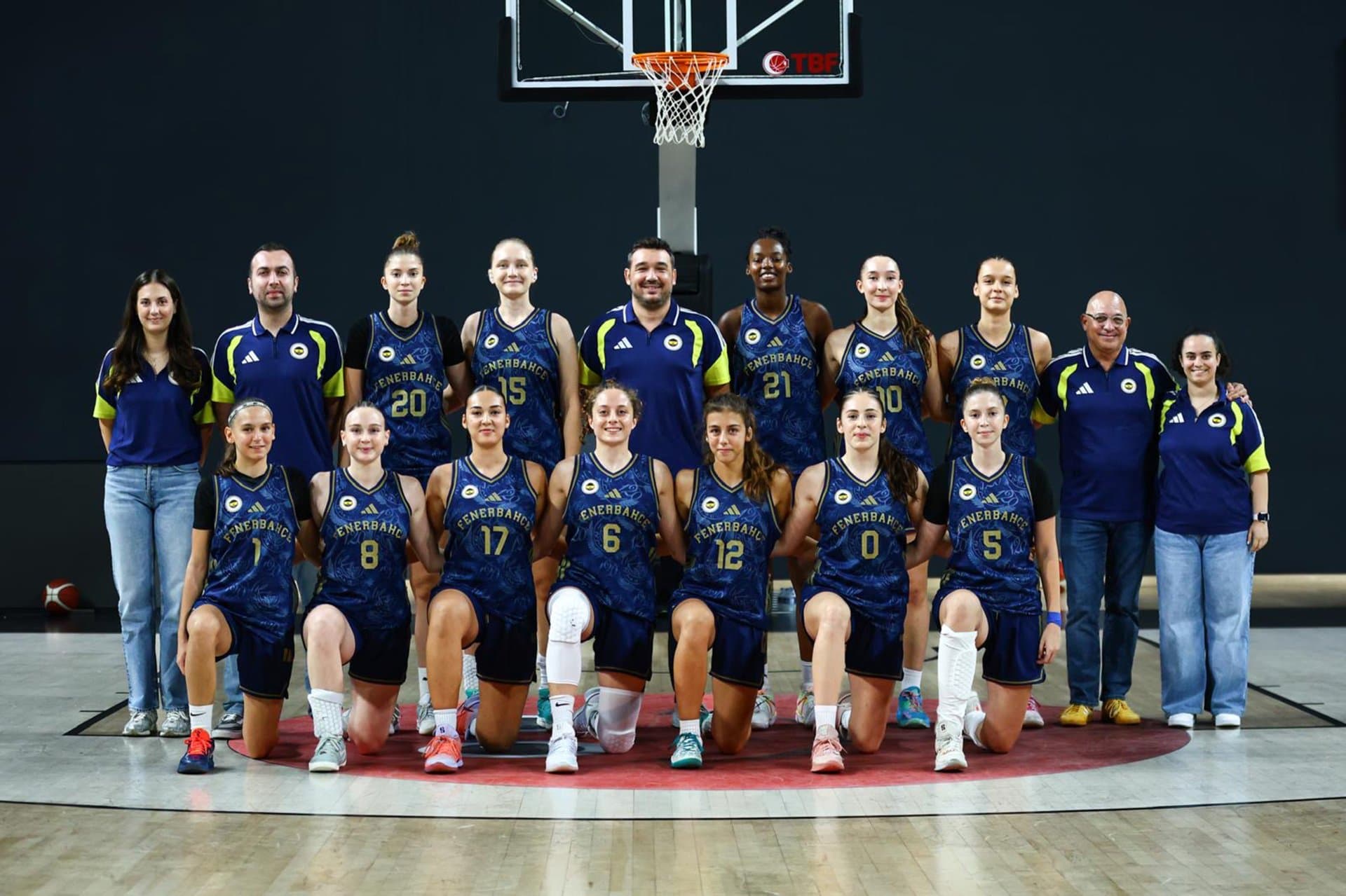 Fenerbahçe A ve Fenerbahçe B Takımlarımız karşı karşıya geldi — 1