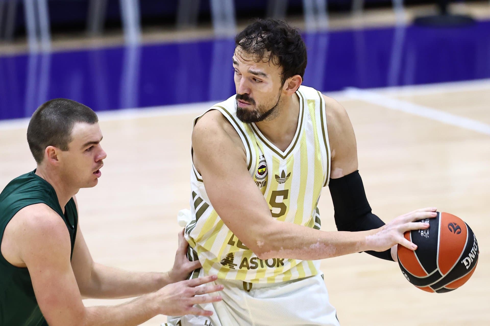Fenerbahçe Tarfin 102-66 Balkan Botevgrad — 1