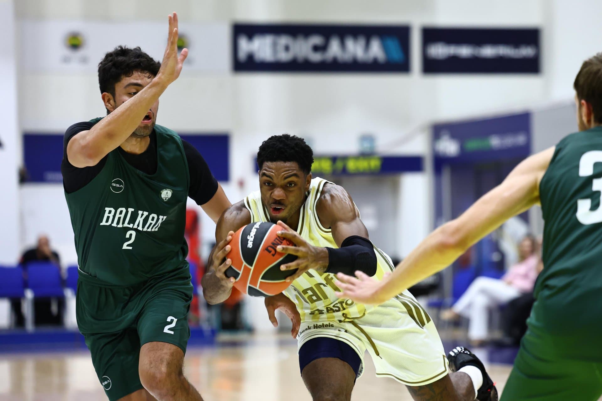 Fenerbahçe Tarfin 102-66 Balkan Botevgrad — 3