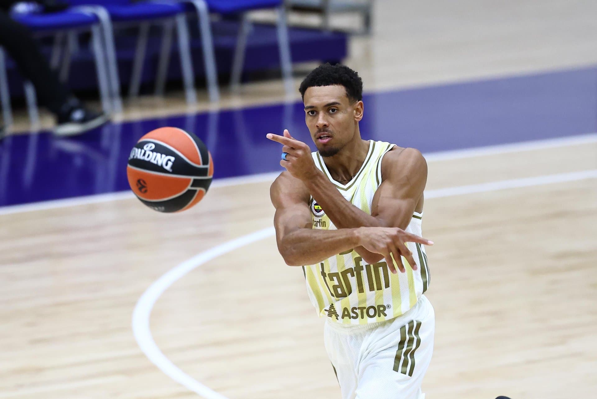 Fenerbahçe Tarfin 102-66 Balkan Botevgrad — 9
