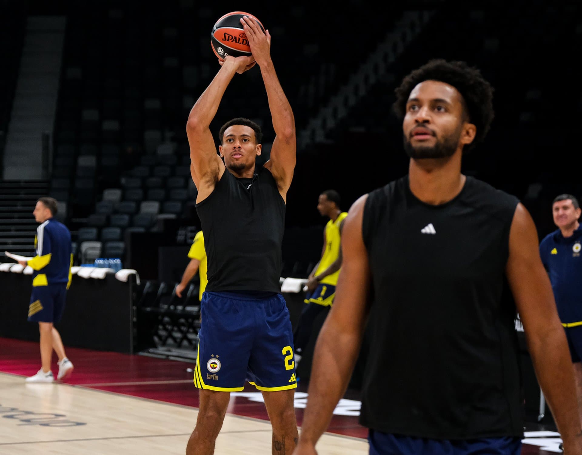 Fenerbahçe Tarfin, Abu Dhabi’deki ilk antrenmanını yaptı — 6