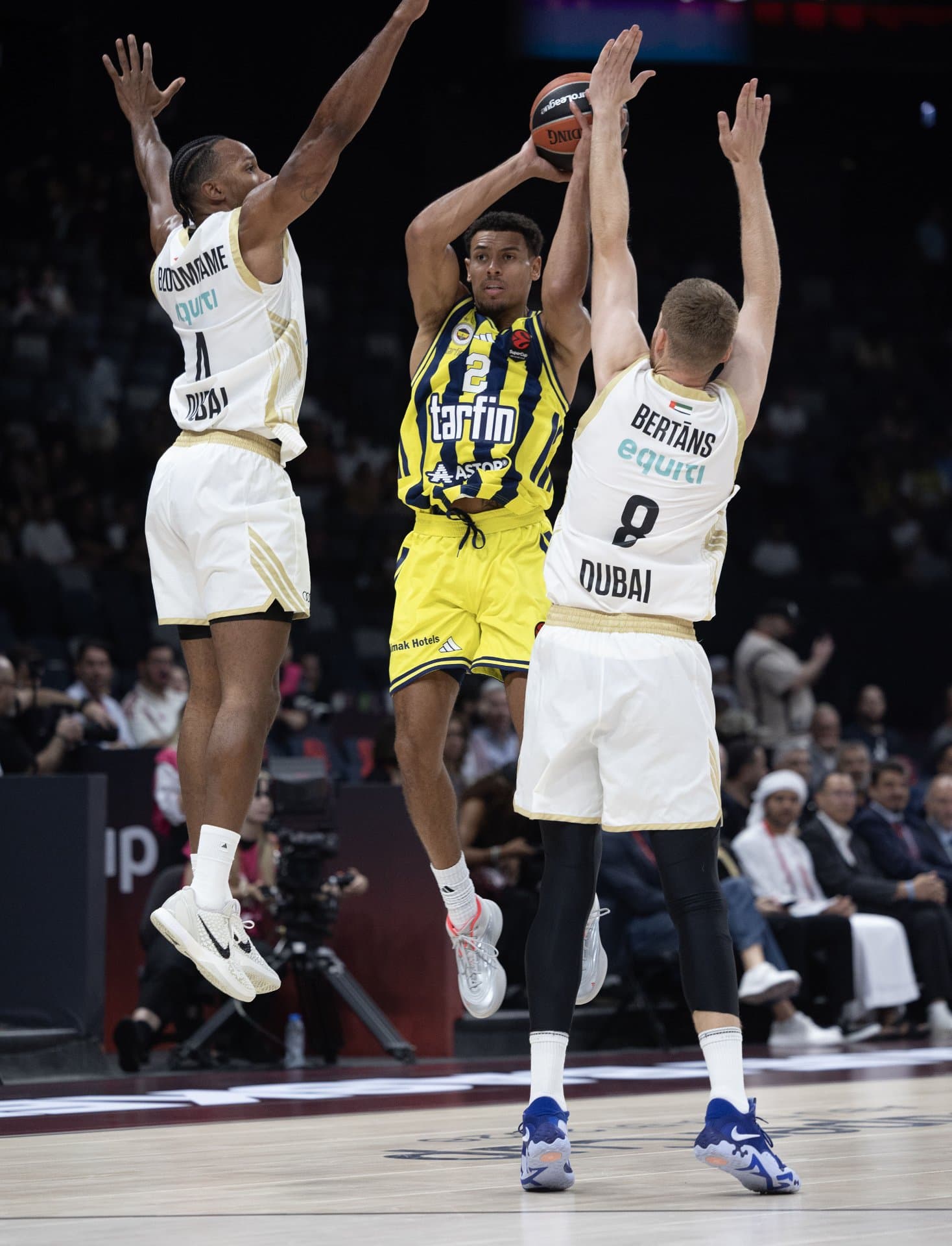 Fenerbahçe Tarfin 85-77 Dubai Basketball — 4
