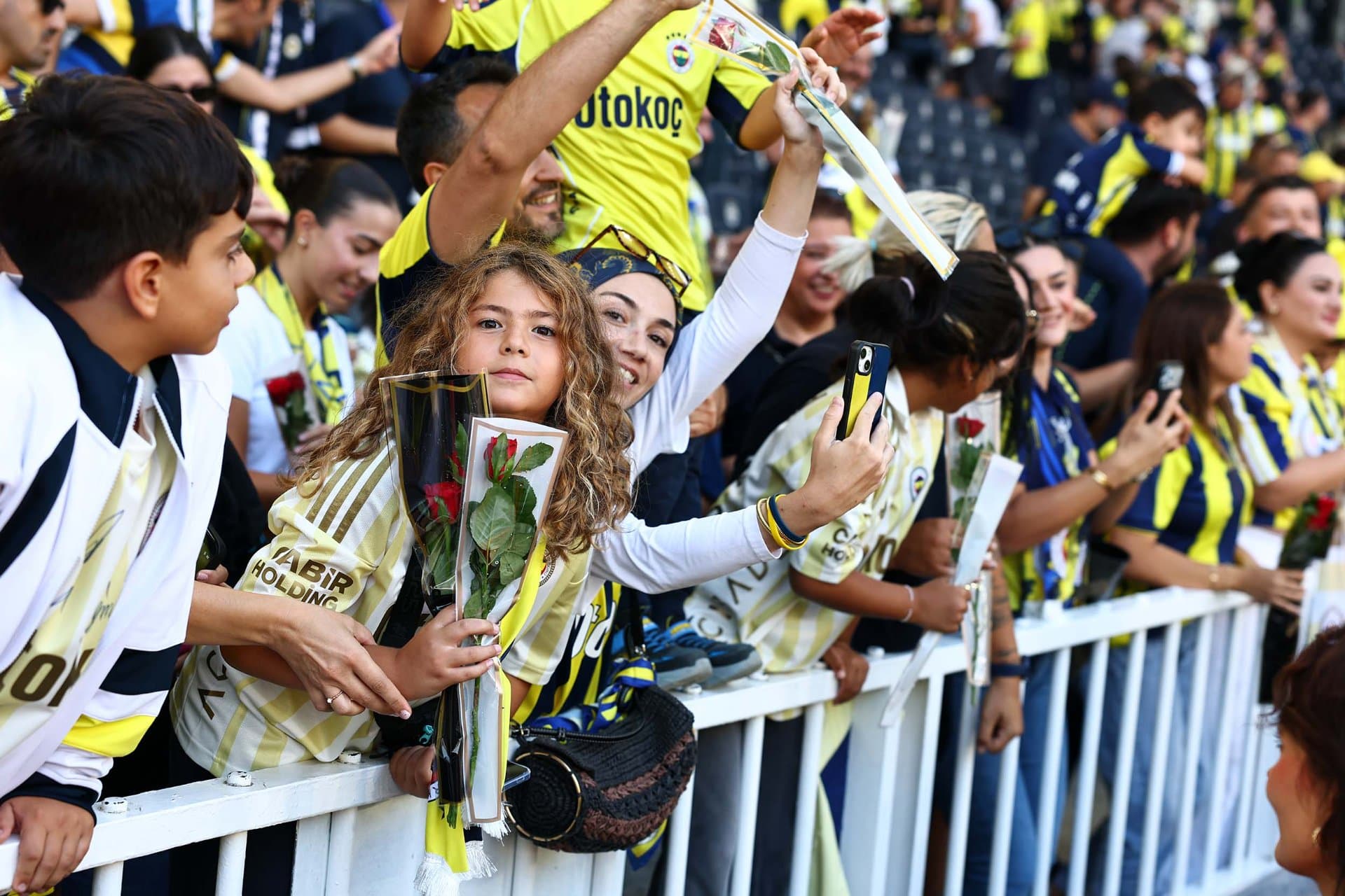 Dünya Fenerbahçeli Kadınlar Günü tribünlerde coşkuyla kutlandı — 7