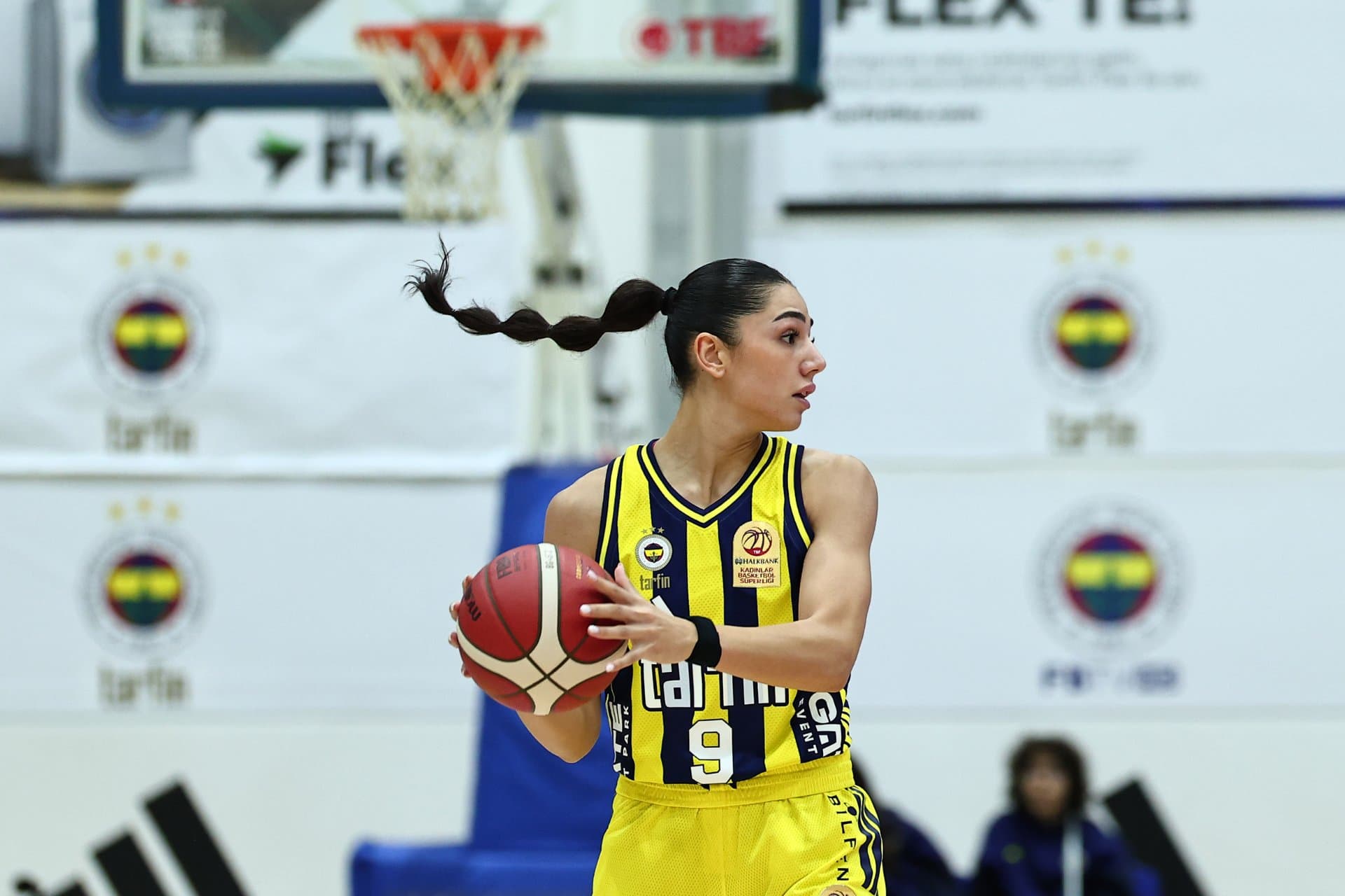 Fenerbahçe Tarfin, lige galibiyetle başladı — 2