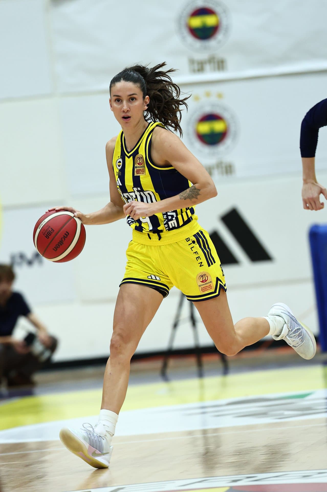 Fenerbahçe Tarfin, lige galibiyetle başladı — 3