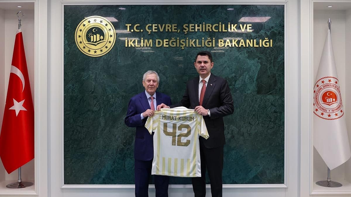 Başkanımız Aziz Yıldırım, Çevre, Şehircilik ve İklim Değişikliği Bakanı Murat Kurum’u ziyaret etti