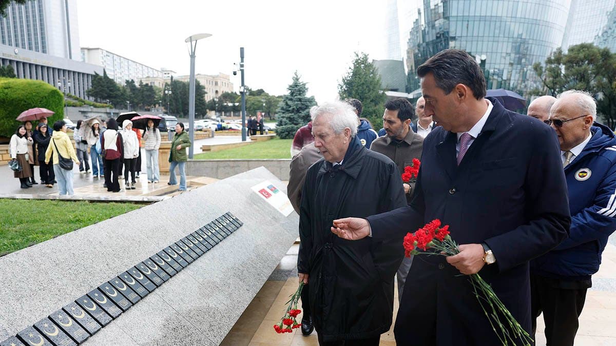 Başkanımız Aziz Yıldırım ve beraberindeki heyetten Bakü’de anlamlı ziyaretler