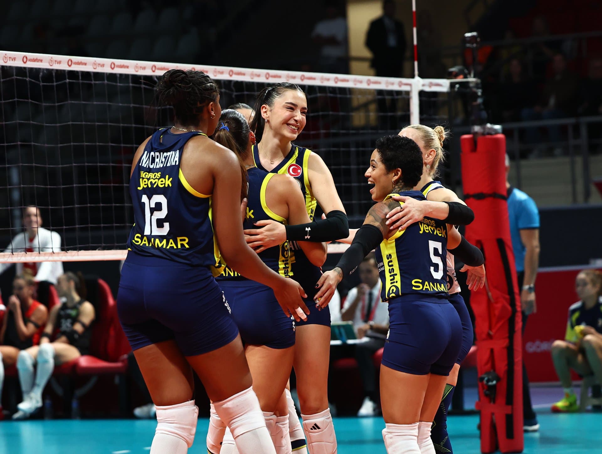 Fenerbahçe Medicana, sezona galibiyetle başladı — 4