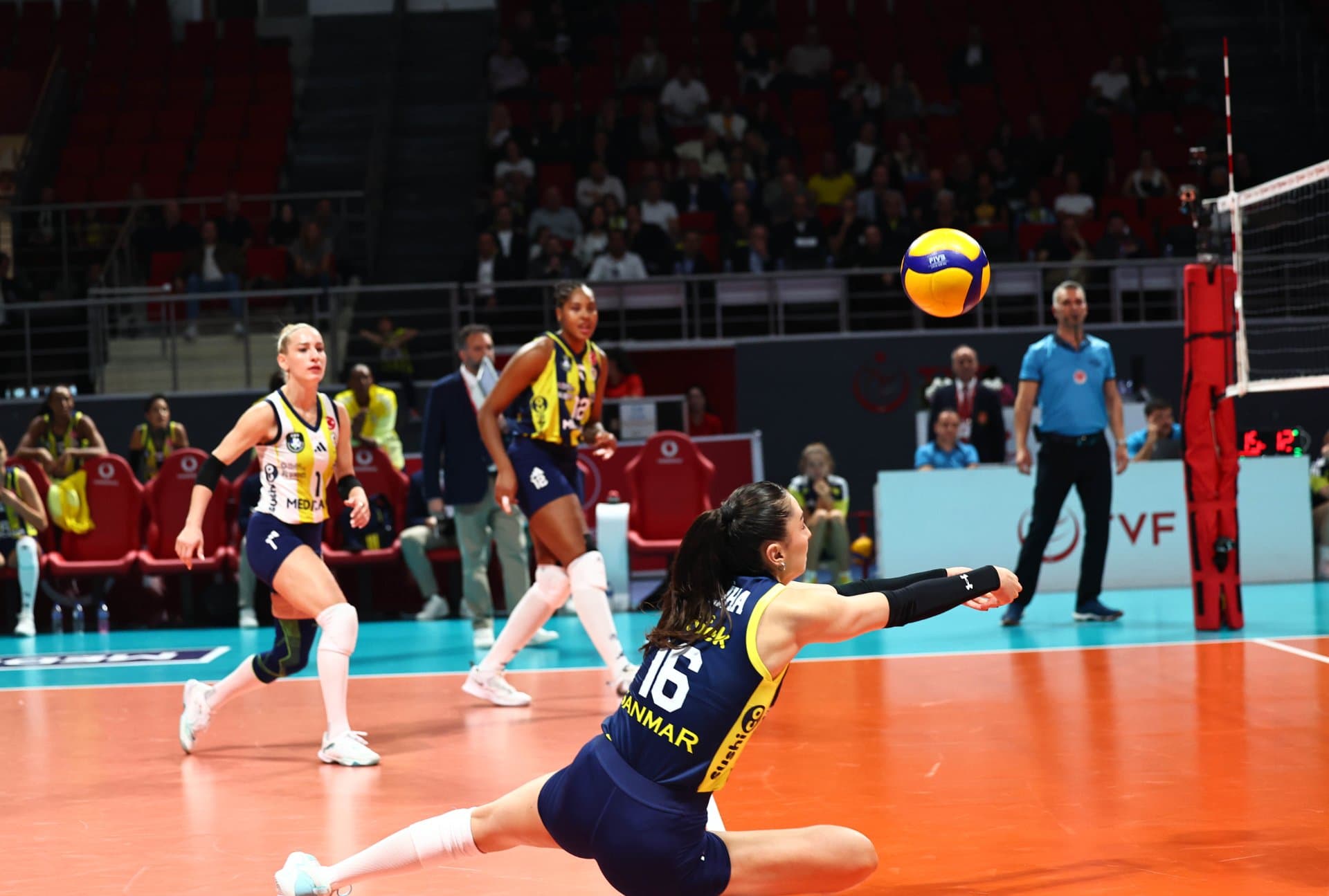 Fenerbahçe Medicana, sezona galibiyetle başladı — 7