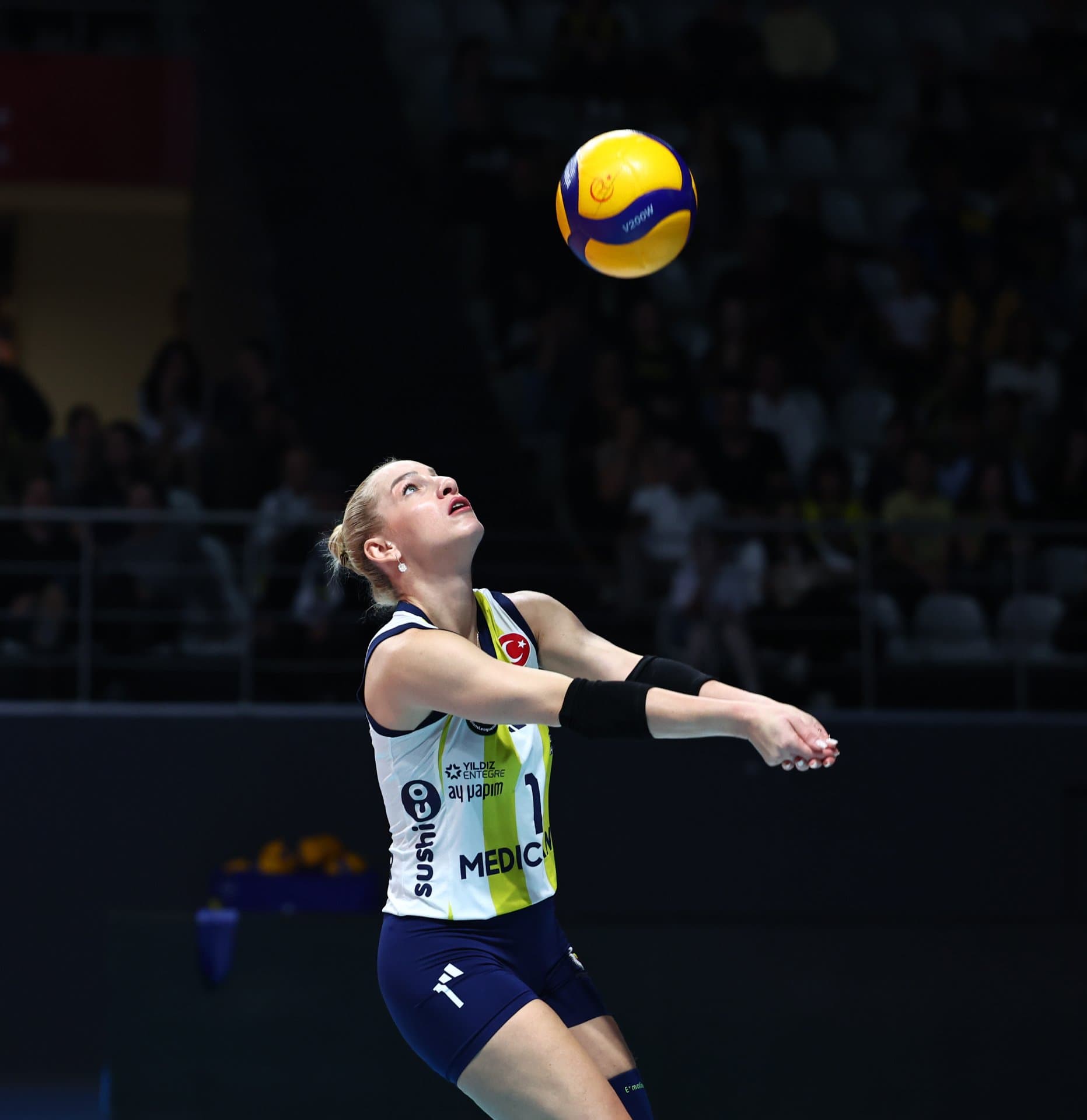 Fenerbahçe Medicana, sezona galibiyetle başladı — 10